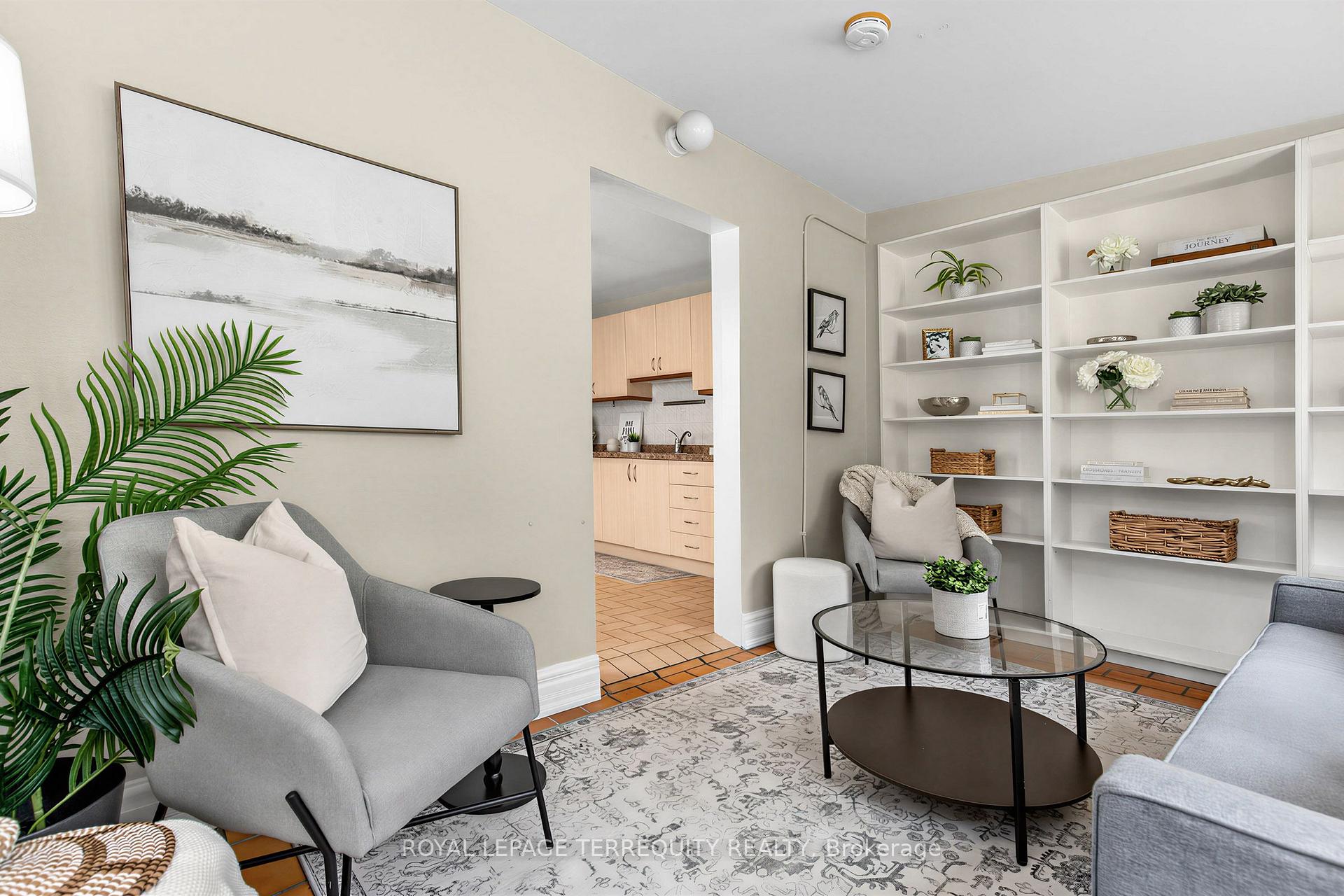 Photo 11 of 211 Blackthorn Avenue, Toronto, Weston-Pellam Park — HOMEH