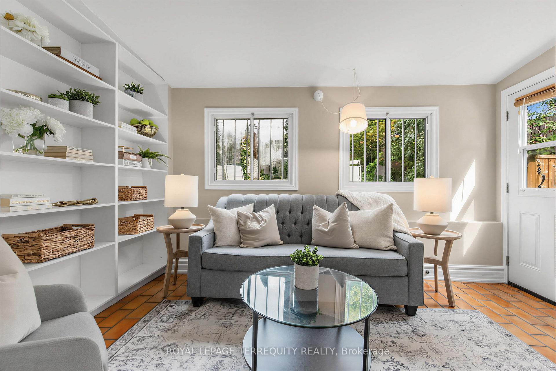 Photo 12 of 211 Blackthorn Avenue, Toronto, Weston-Pellam Park — HOMEH