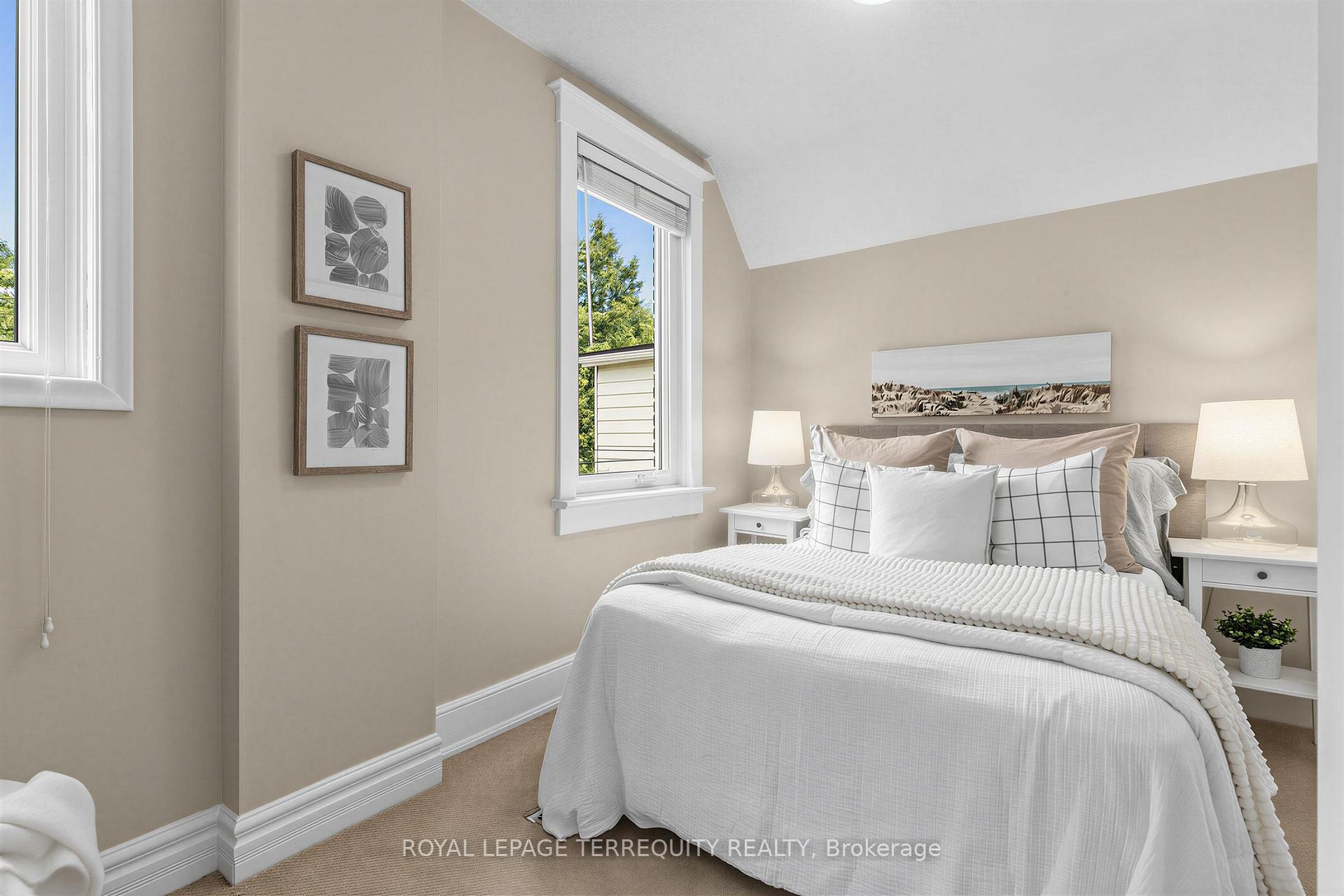 Photo 17 of 211 Blackthorn Avenue, Toronto, Weston-Pellam Park — HOMEH
