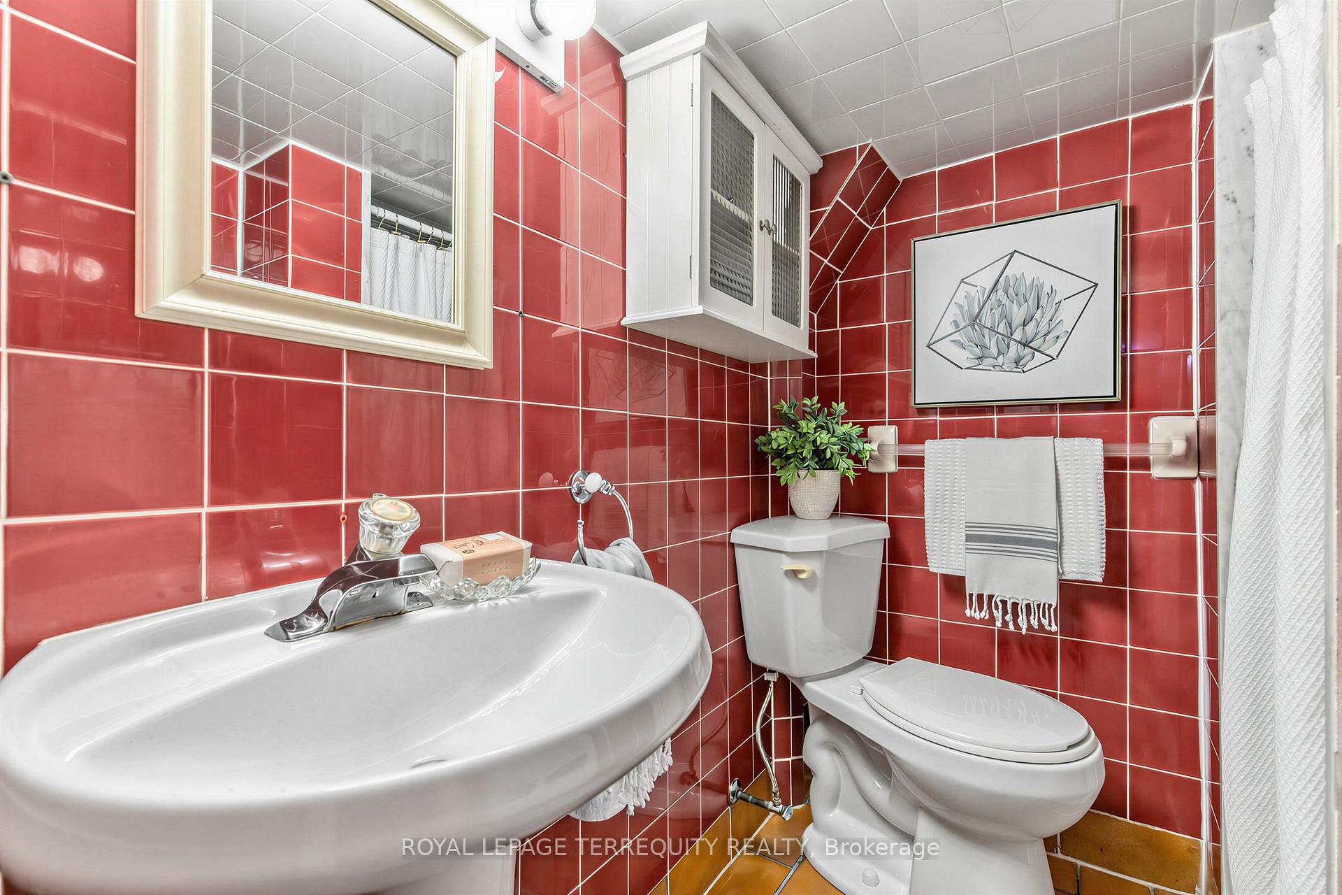 Photo 24 of 211 Blackthorn Avenue, Toronto, Weston-Pellam Park — HOMEH