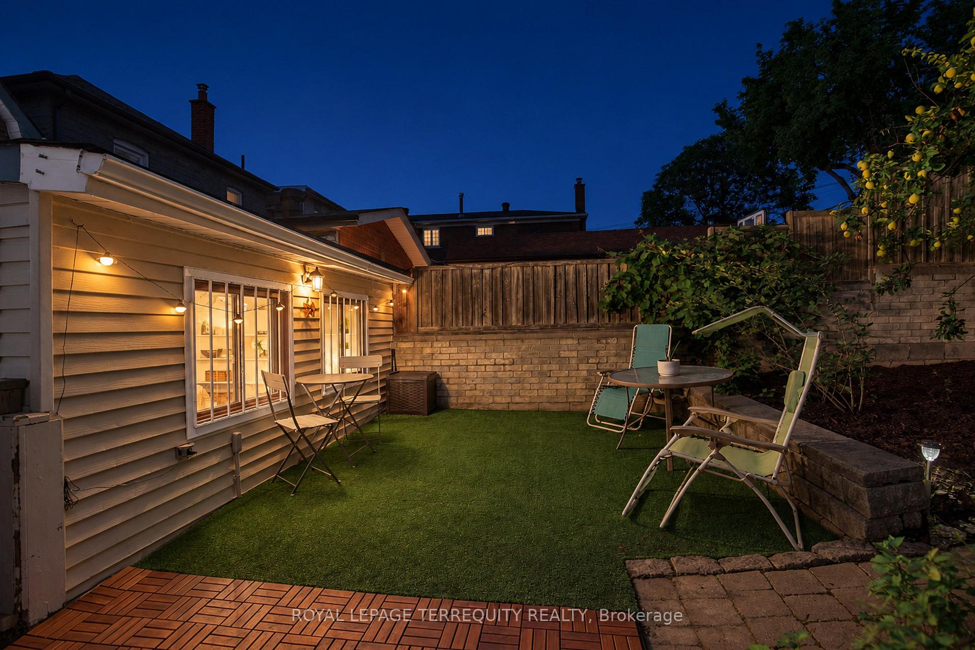 Photo 28 of 211 Blackthorn Avenue, Toronto, Weston-Pellam Park — HOMEH