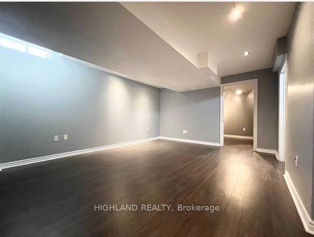 Photo 7 of 2109 Grand Oak Trail, Oakville, Westmount — HOMEH