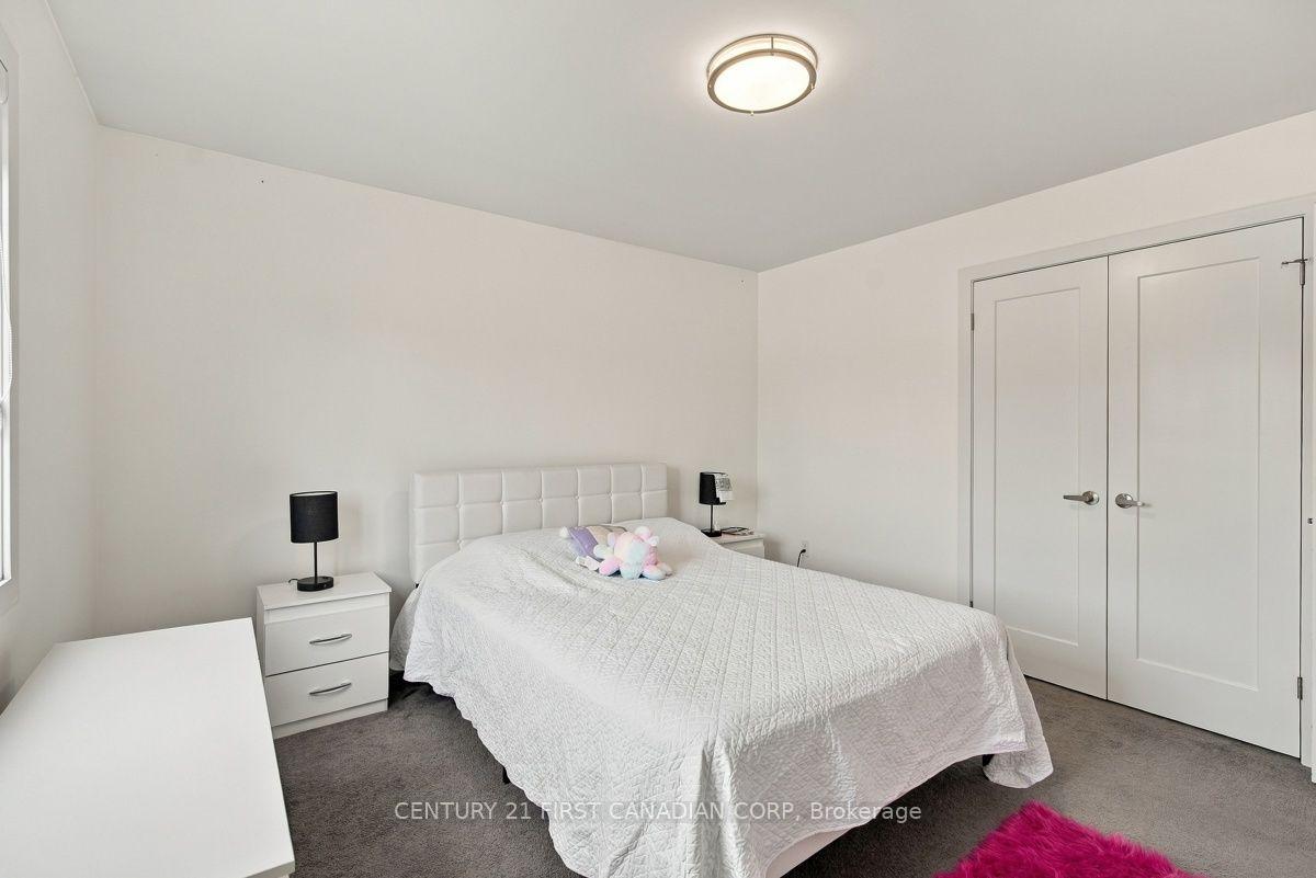 Photo 34 of 535 Freeport Street, London, North E — HOMEH