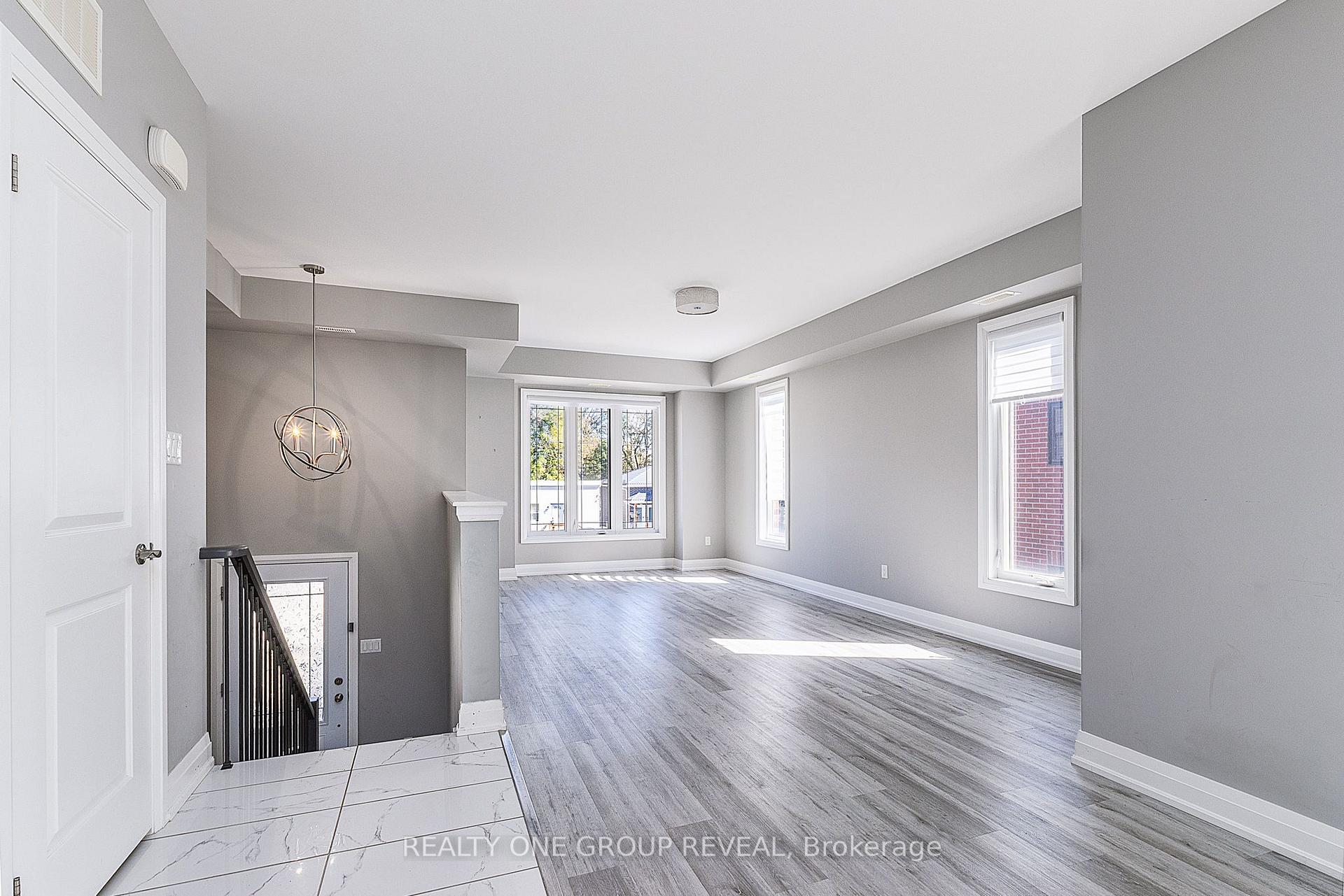 Photo 3 of Unit 2, 96 Cromwell Avenue, Oshawa, Vanier — HOMEH