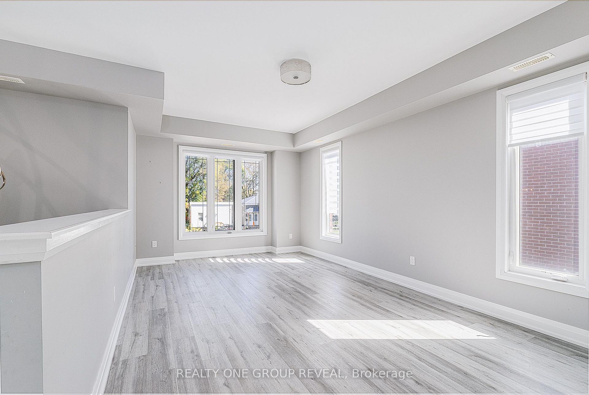 Photo 4 of Unit 2, 96 Cromwell Avenue, Oshawa, Vanier — HOMEH