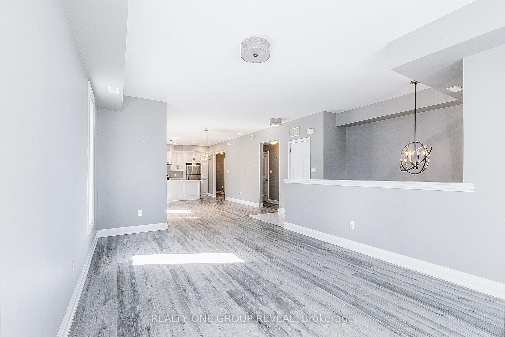Photo 5 of Unit 2, 96 Cromwell Avenue, Oshawa, Vanier — HOMEH