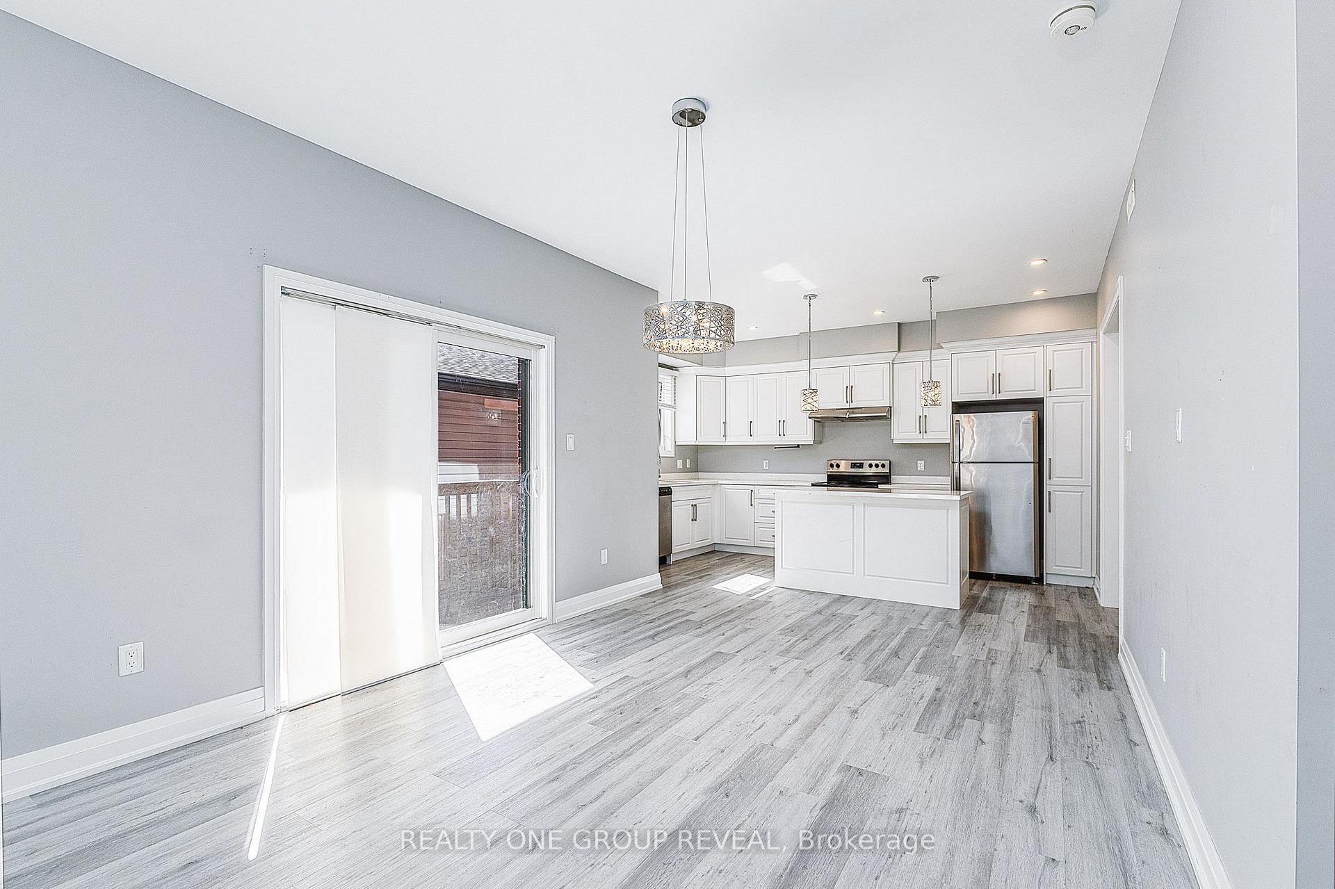 Photo 6 of Unit 2, 96 Cromwell Avenue, Oshawa, Vanier — HOMEH