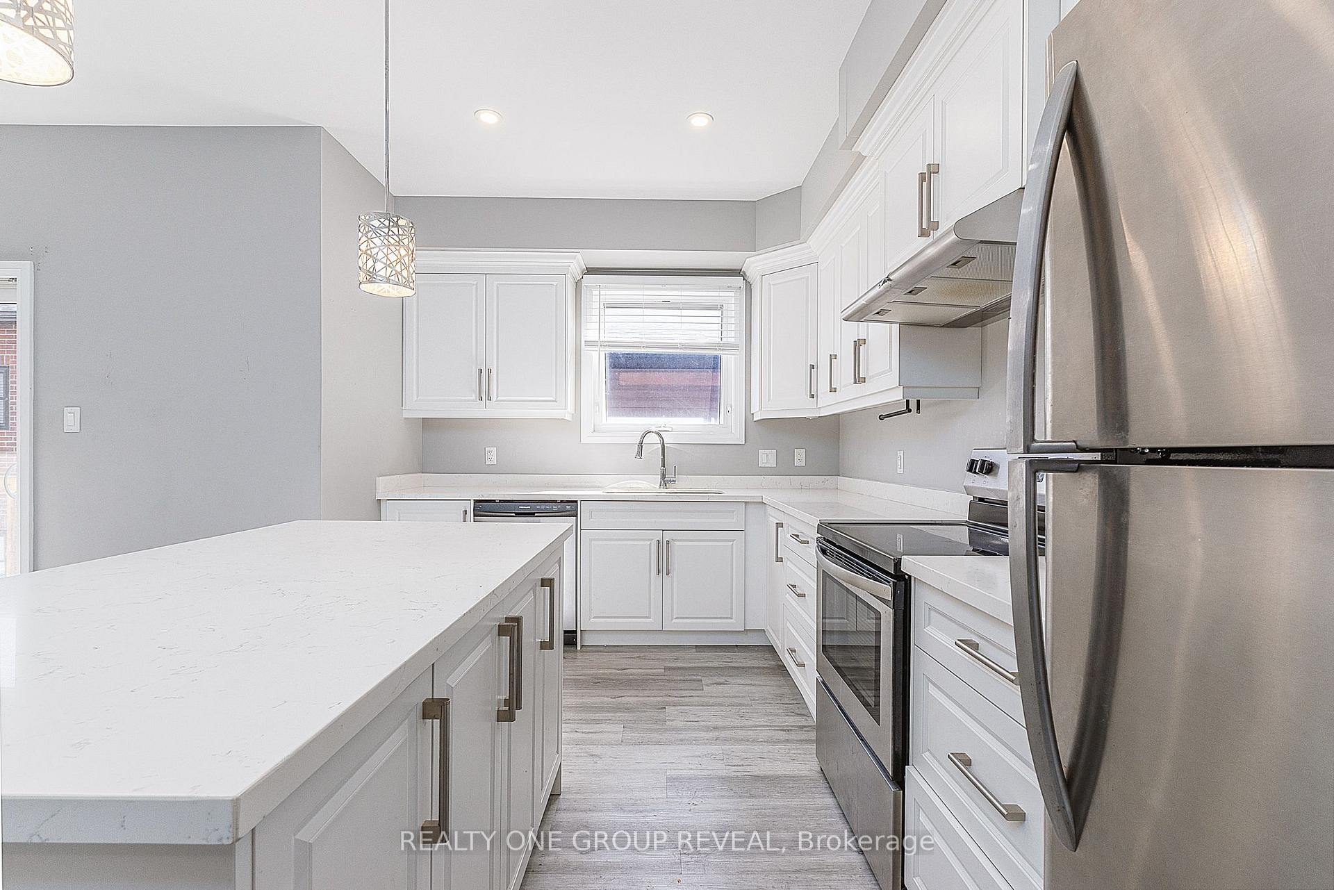 Photo 10 of Unit 2, 96 Cromwell Avenue, Oshawa, Vanier — HOMEH