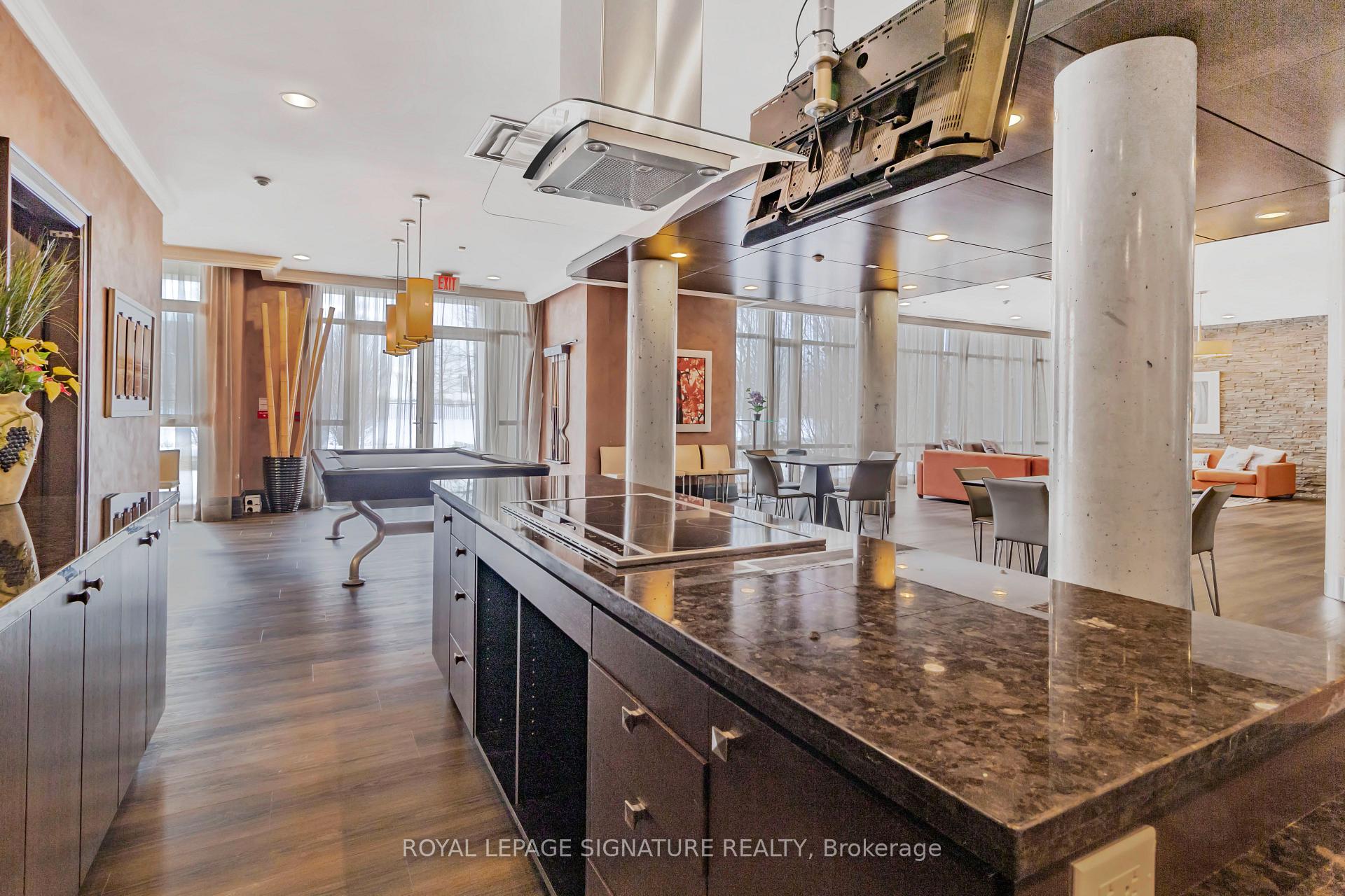 Photo 7 of Unit 408, 39 Upper Duke Crescent, Markham, Unionville — HOMEH