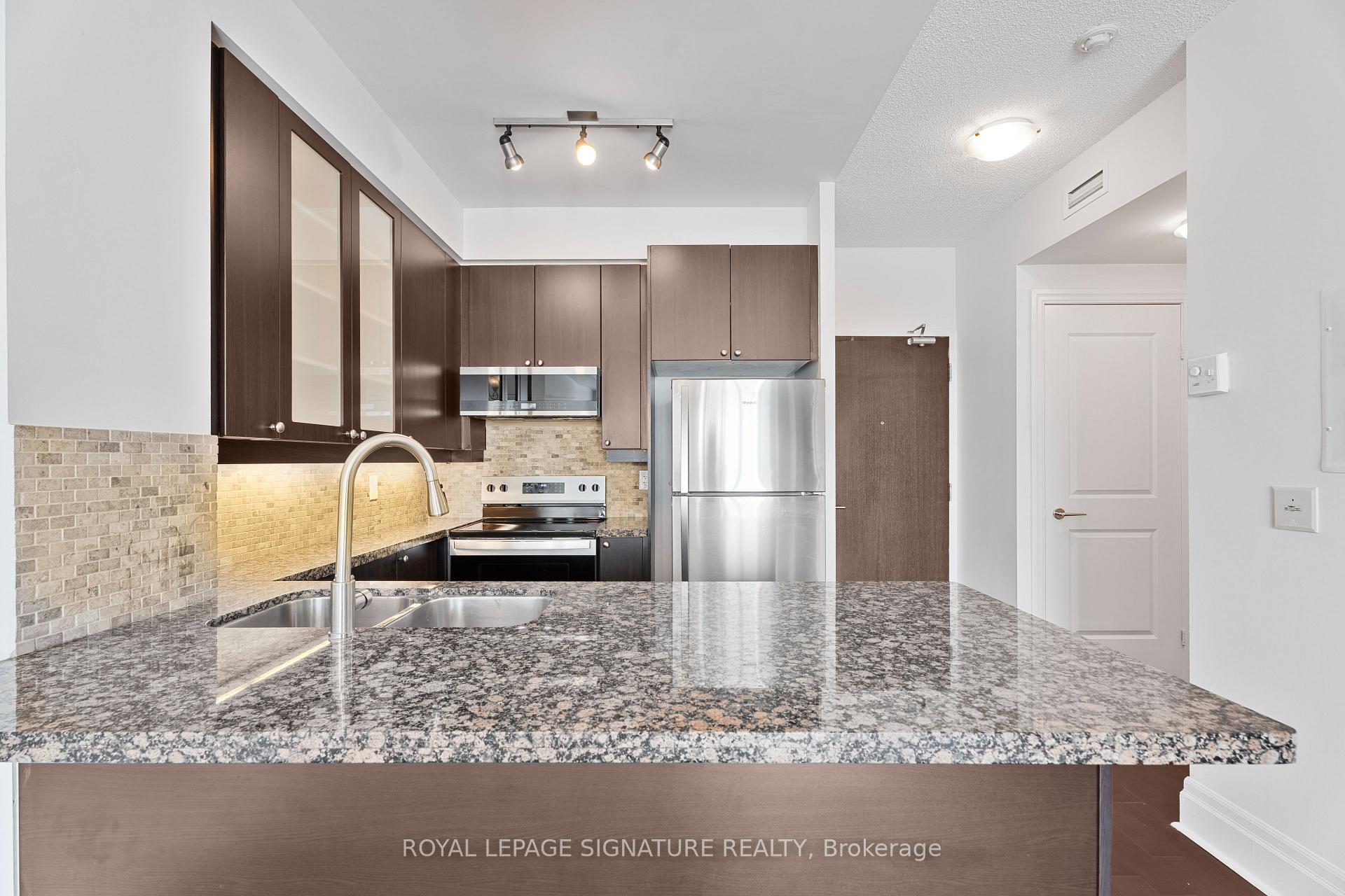 Photo 9 of Unit 408, 39 Upper Duke Crescent, Markham, Unionville — HOMEH