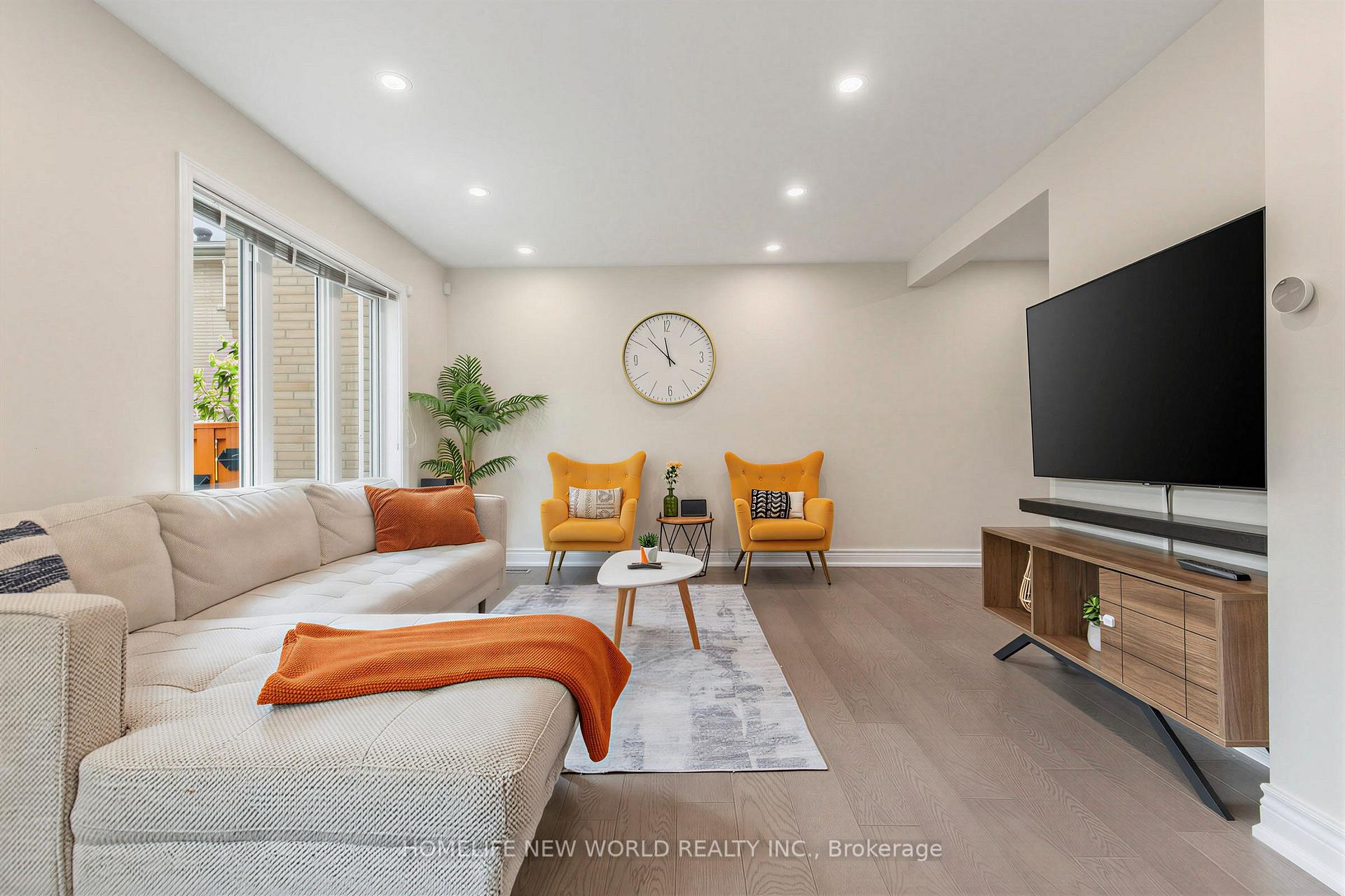 Photo 4 of Unit 306, 19 Liszt Gate, North York, Hillcrest Village — HOMEH