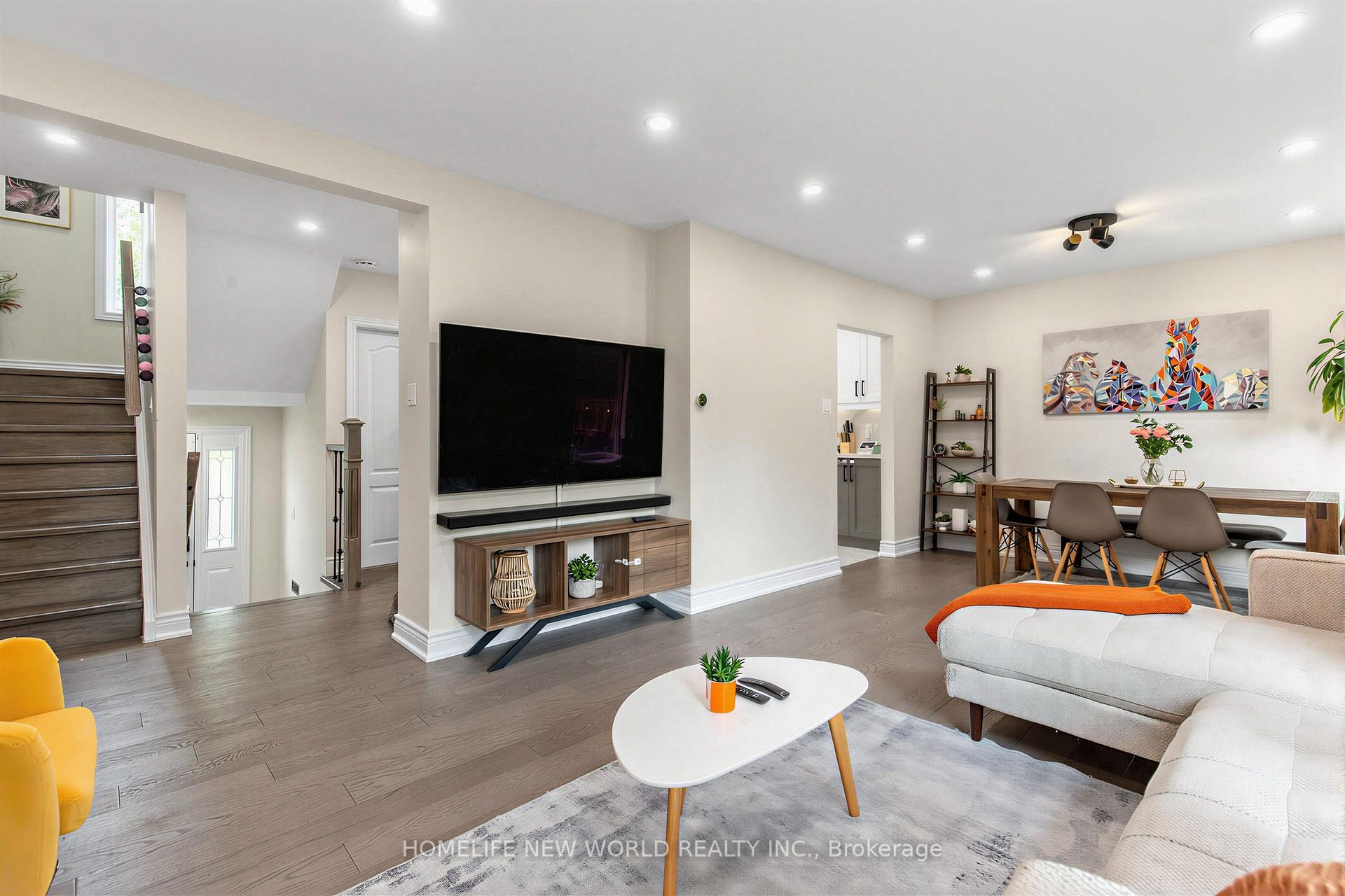 Photo 10 of Unit 306, 19 Liszt Gate, North York, Hillcrest Village — HOMEH