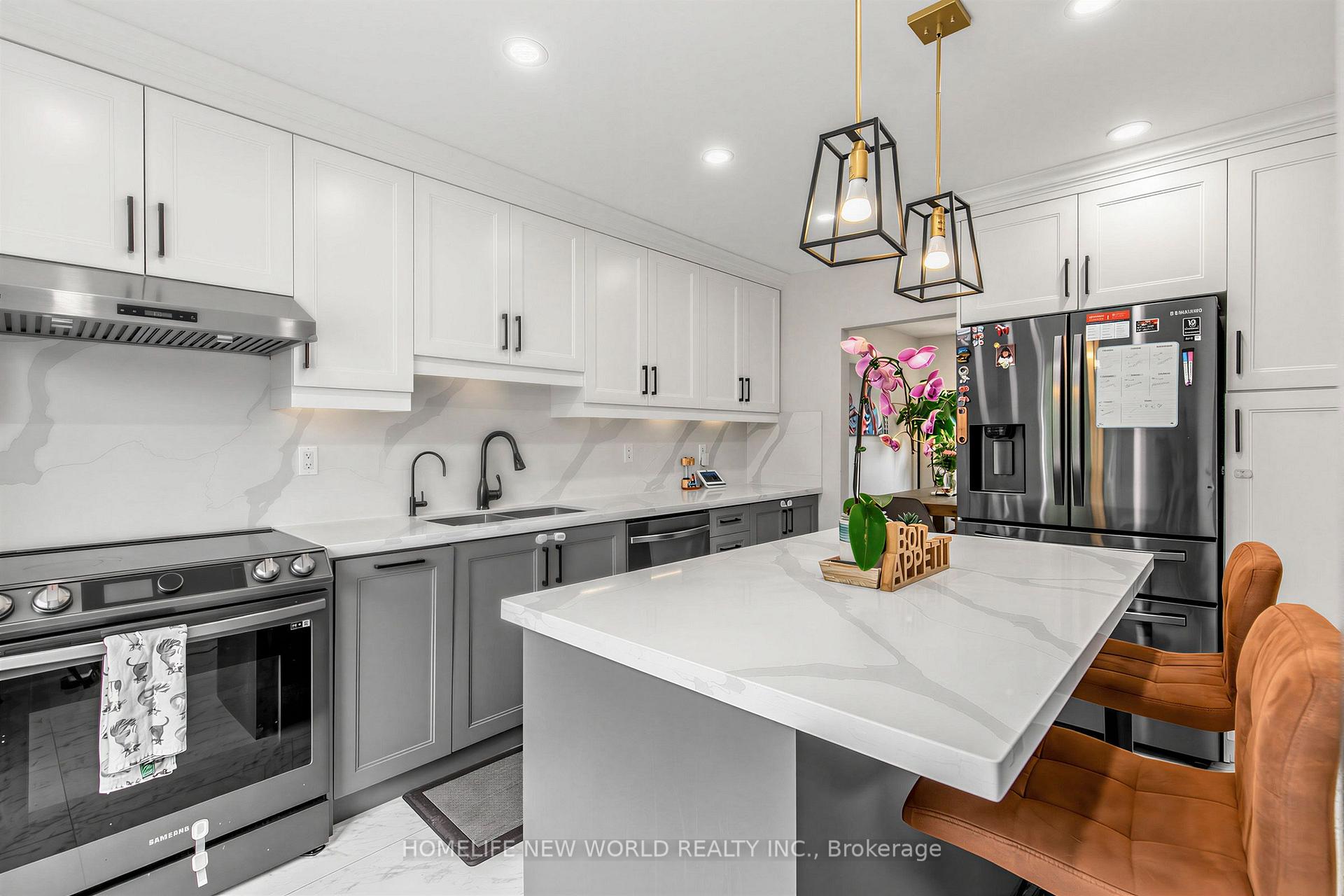 Photo 15 of Unit 306, 19 Liszt Gate, North York, Hillcrest Village — HOMEH