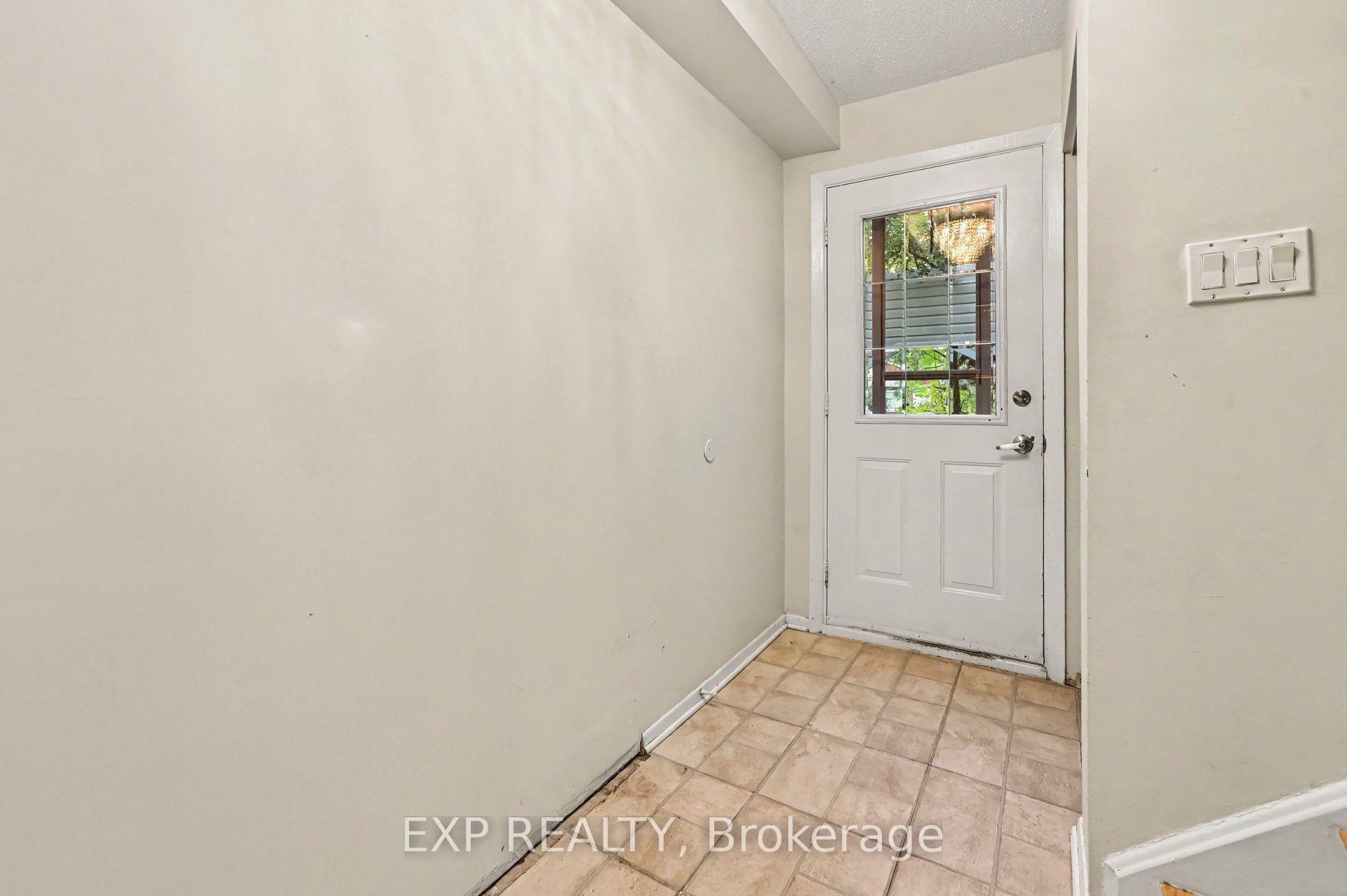Photo 4 of 77 Grady Crescent, Ottawa, Sheahan Estates/Trend Village — HOMEH
