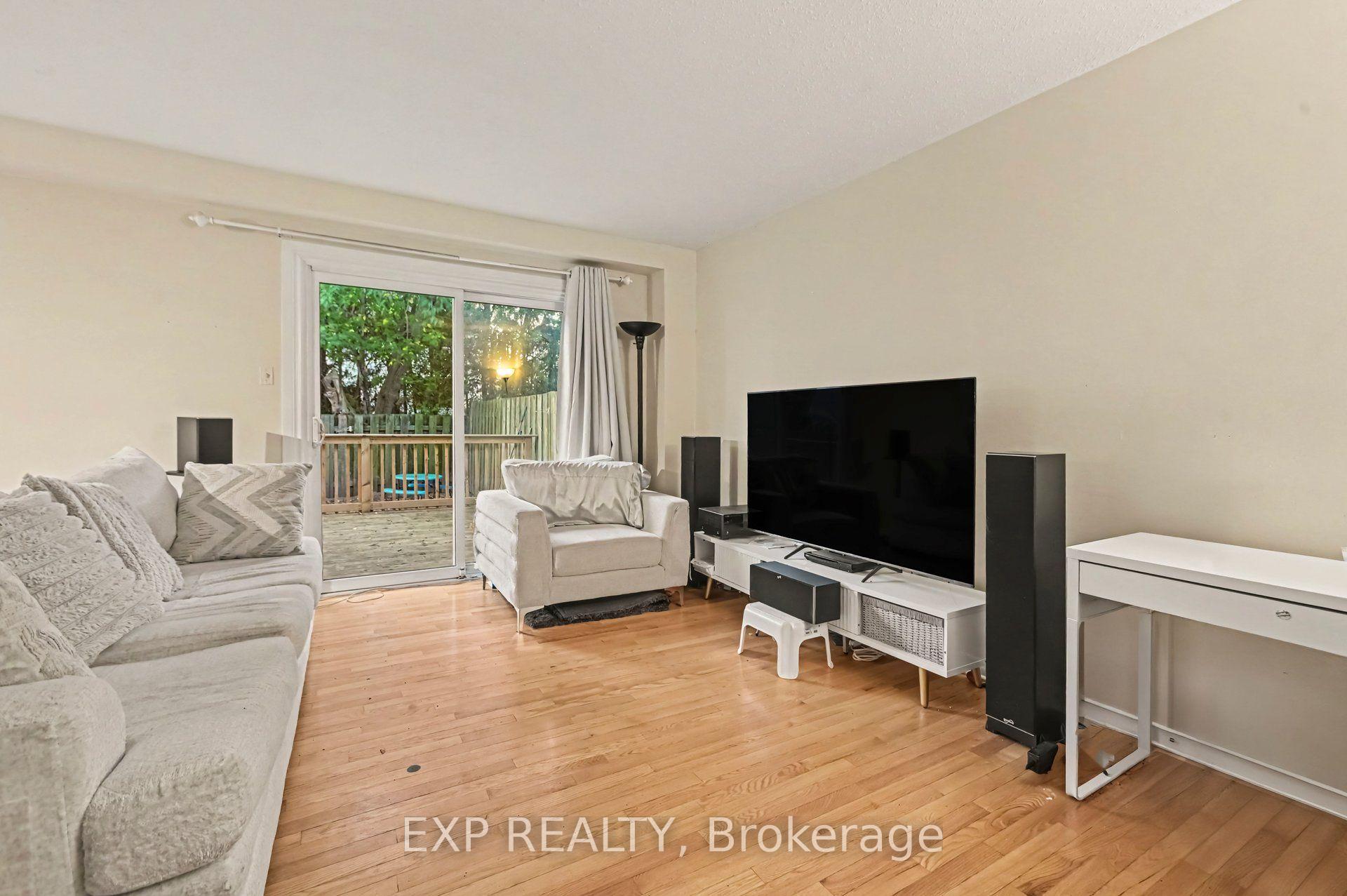 Photo 6 of 77 Grady Crescent, Ottawa, Sheahan Estates/Trend Village — HOMEH
