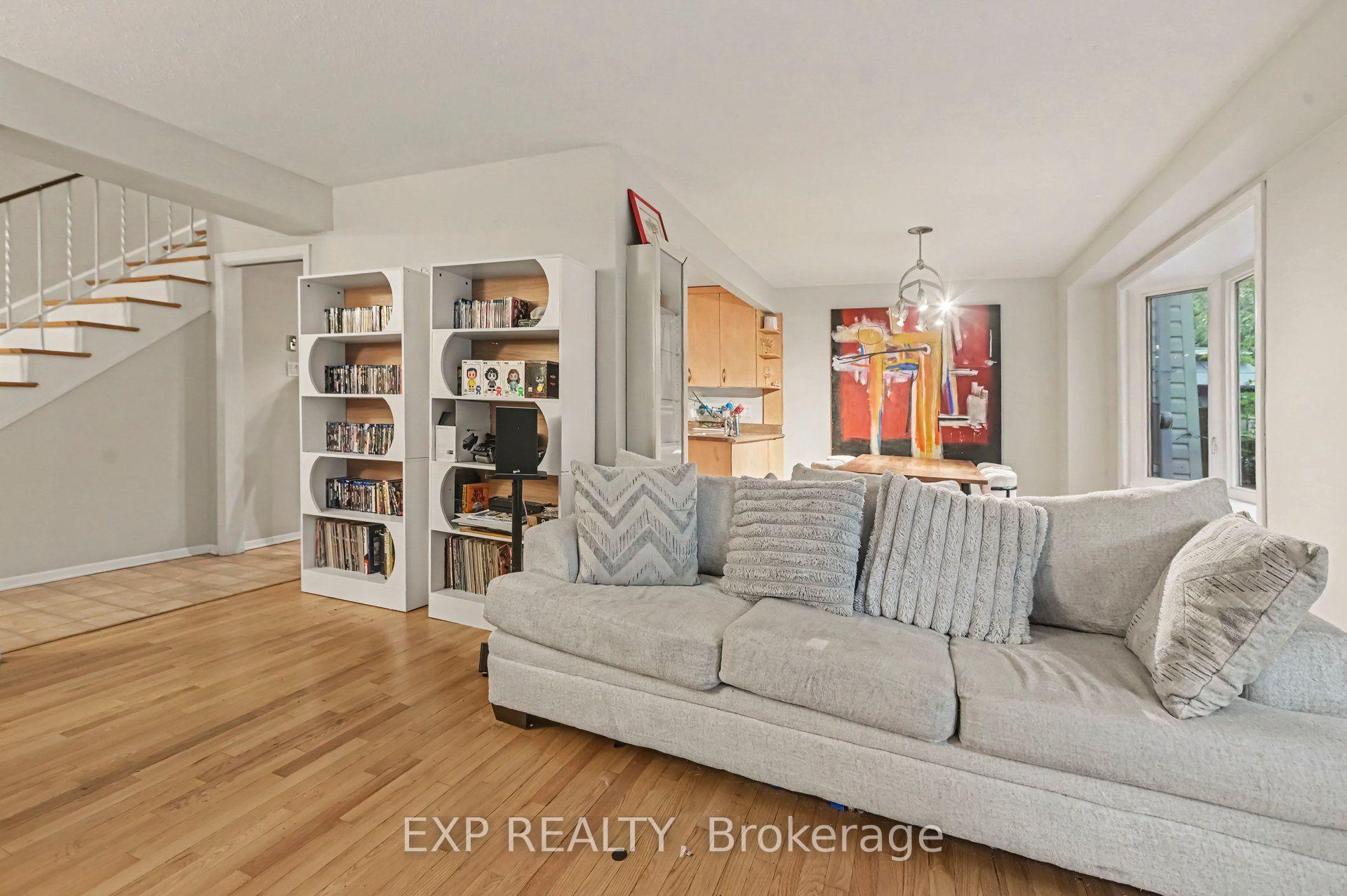 Photo 7 of 77 Grady Crescent, Ottawa, Sheahan Estates/Trend Village — HOMEH
