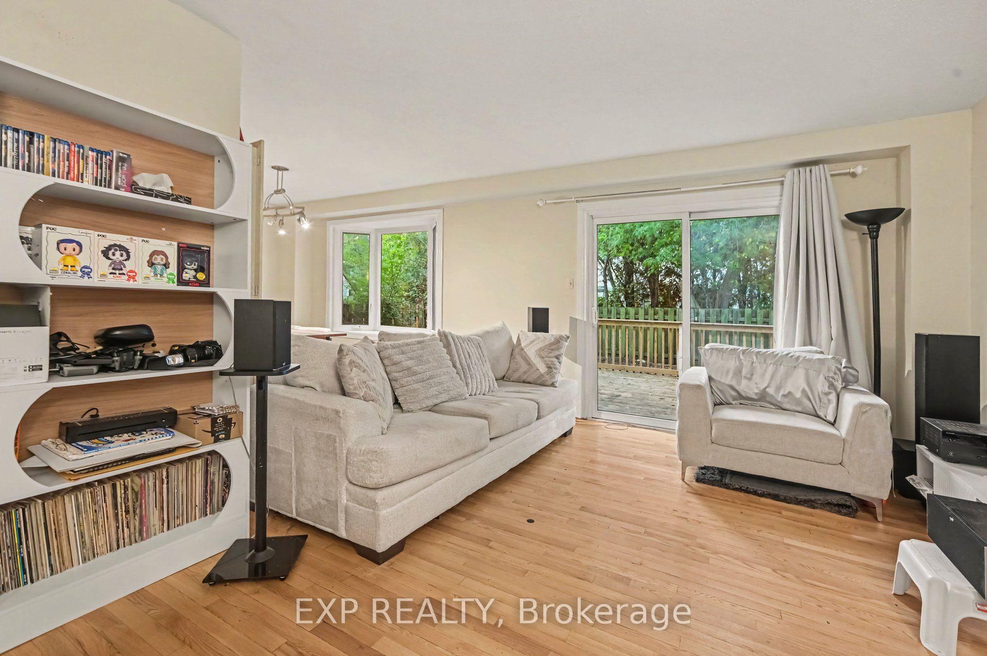 Photo 8 of 77 Grady Crescent, Ottawa, Sheahan Estates/Trend Village — HOMEH