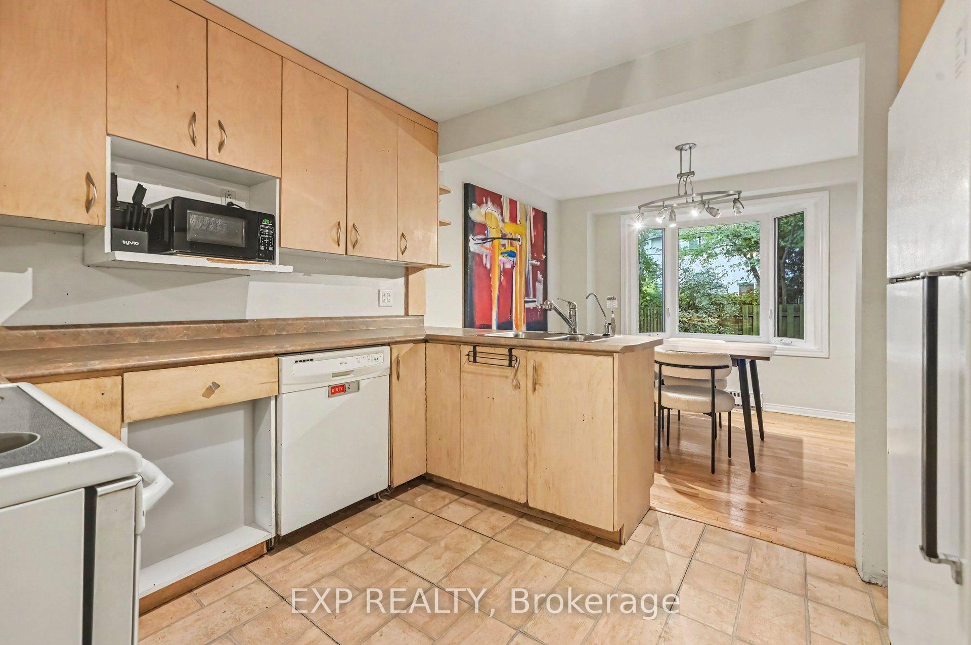 Photo 12 of 77 Grady Crescent, Ottawa, Sheahan Estates/Trend Village — HOMEH
