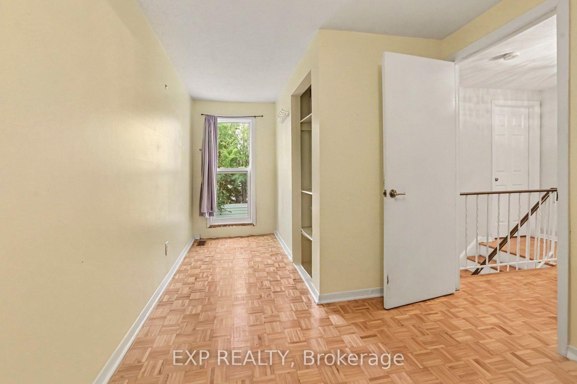 Photo 13 of 77 Grady Crescent, Ottawa, Sheahan Estates/Trend Village — HOMEH