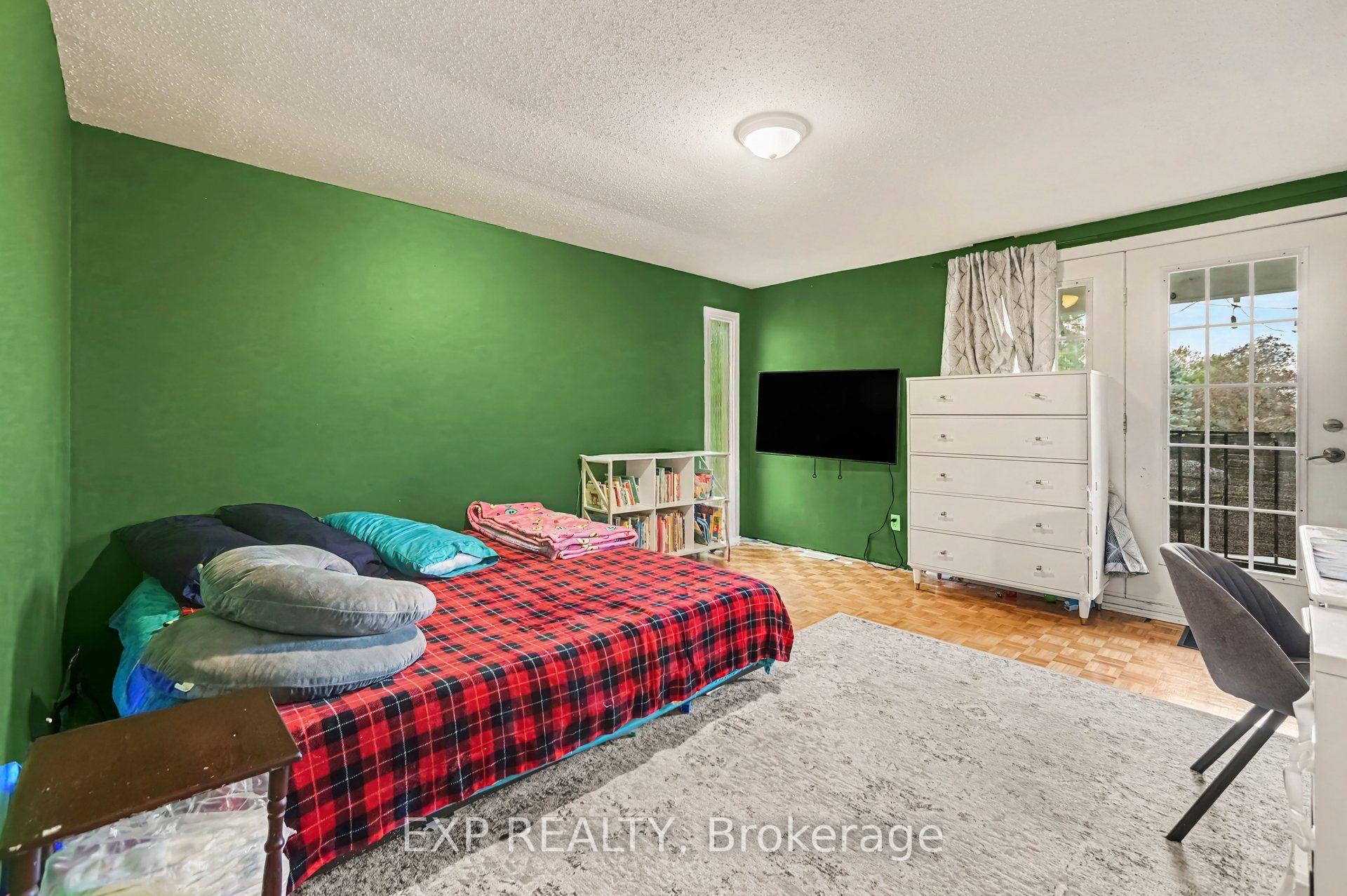 Photo 18 of 77 Grady Crescent, Ottawa, Sheahan Estates/Trend Village — HOMEH