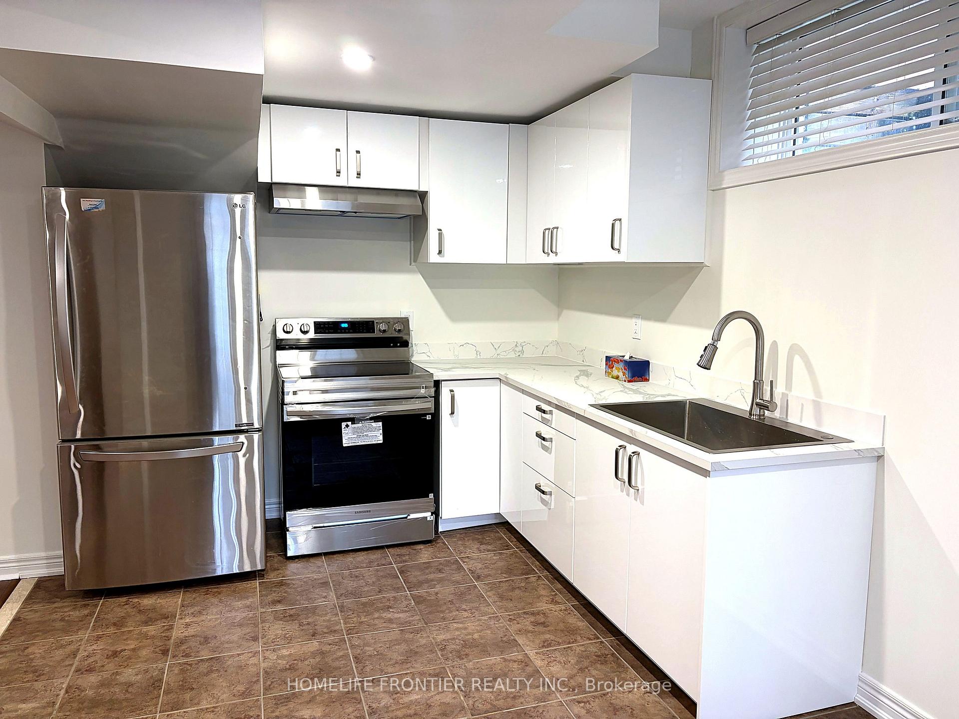 Photo 2 of Unit Lower, 33 Green Meadows Circle, North York, Don Valley Village — HOMEH