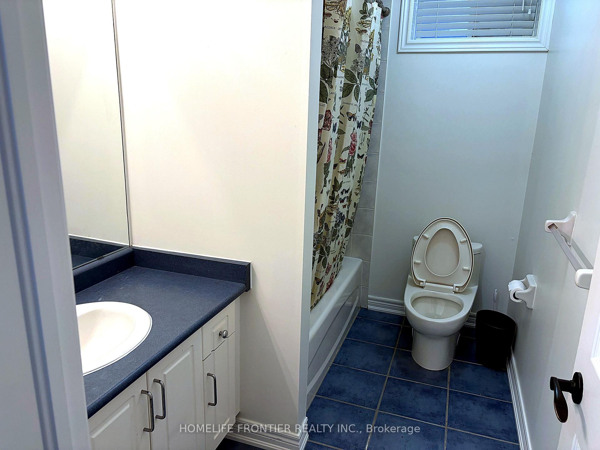 Photo 5 of Unit Lower, 33 Green Meadows Circle, North York, Don Valley Village — HOMEH