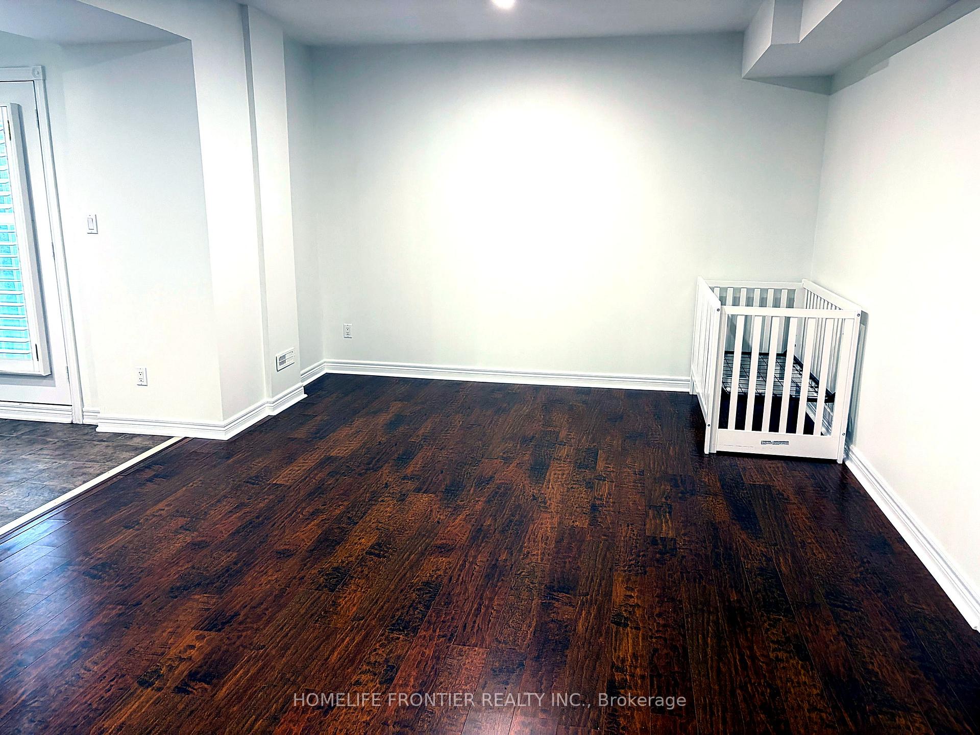 Photo 9 of Unit Lower, 33 Green Meadows Circle, North York, Don Valley Village — HOMEH