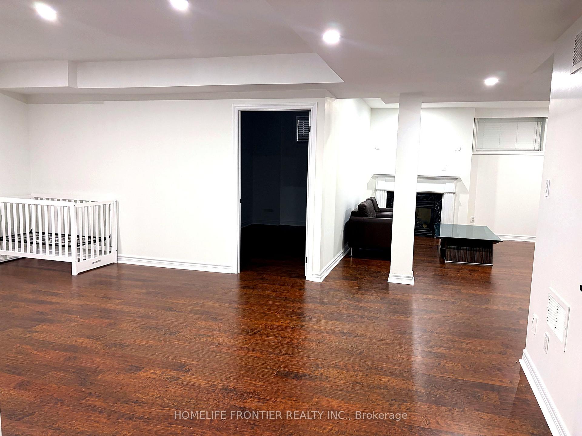 Photo 10 of Unit Lower, 33 Green Meadows Circle, North York, Don Valley Village — HOMEH