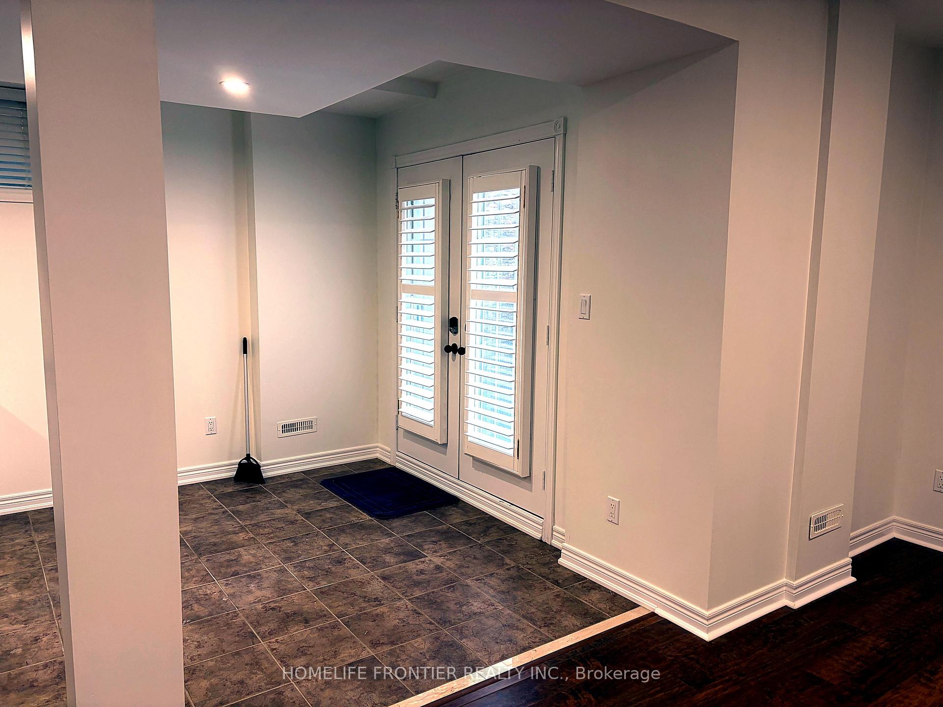 Photo 11 of Unit Lower, 33 Green Meadows Circle, North York, Don Valley Village — HOMEH