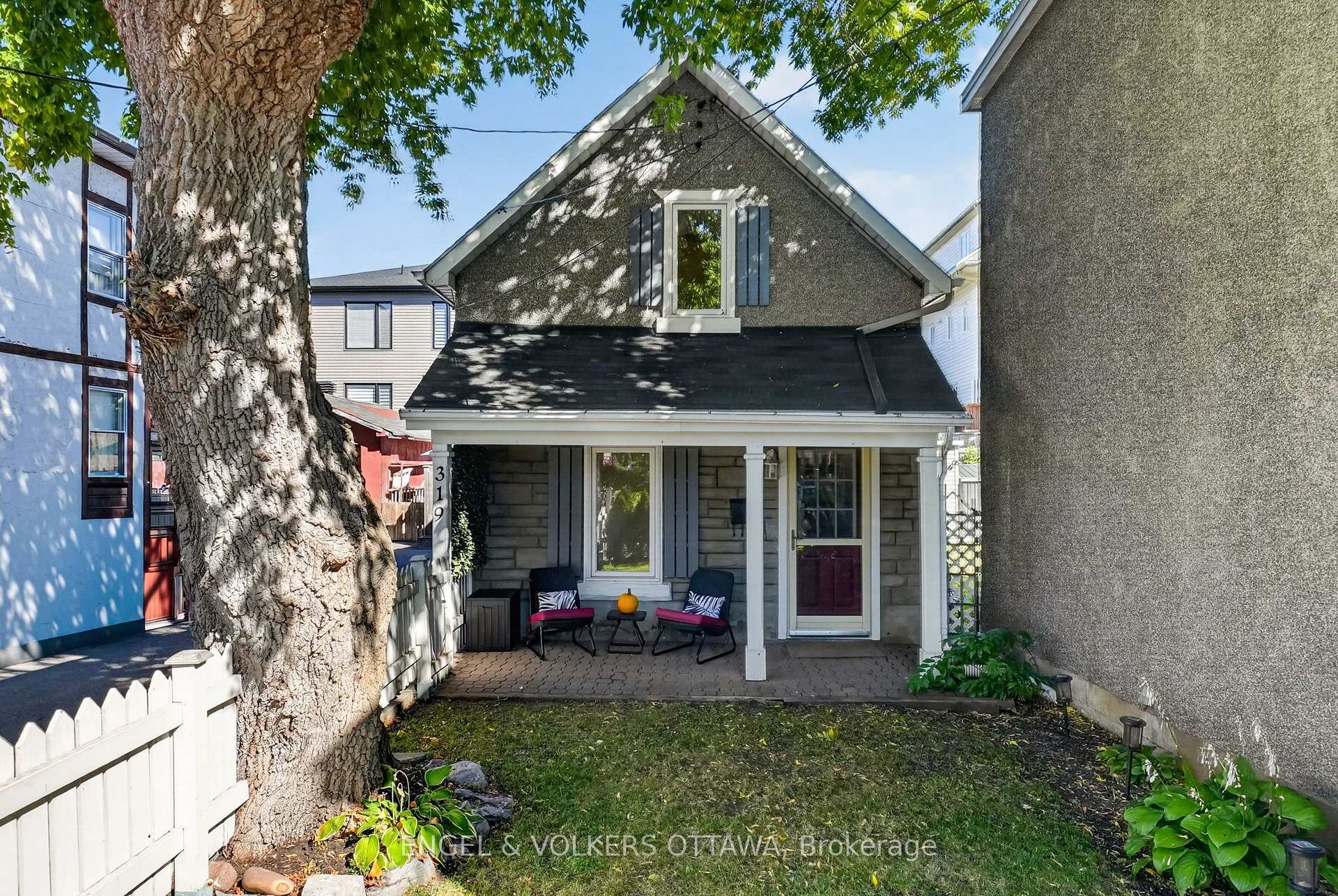 Photo of 319 Savard Avenue
