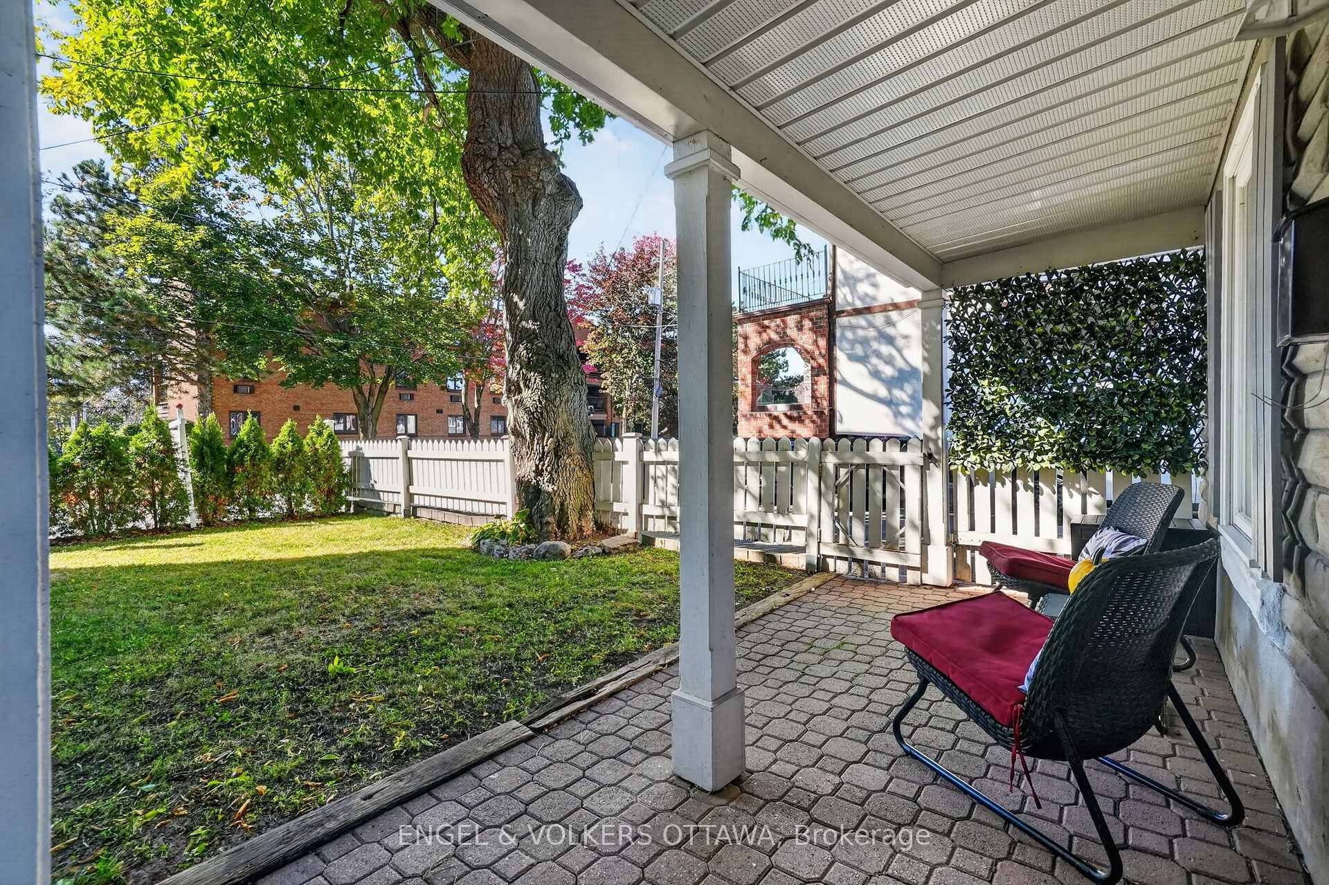 Photo 6 of 319 Savard Avenue, Ottawa, Vanier — HOMEH