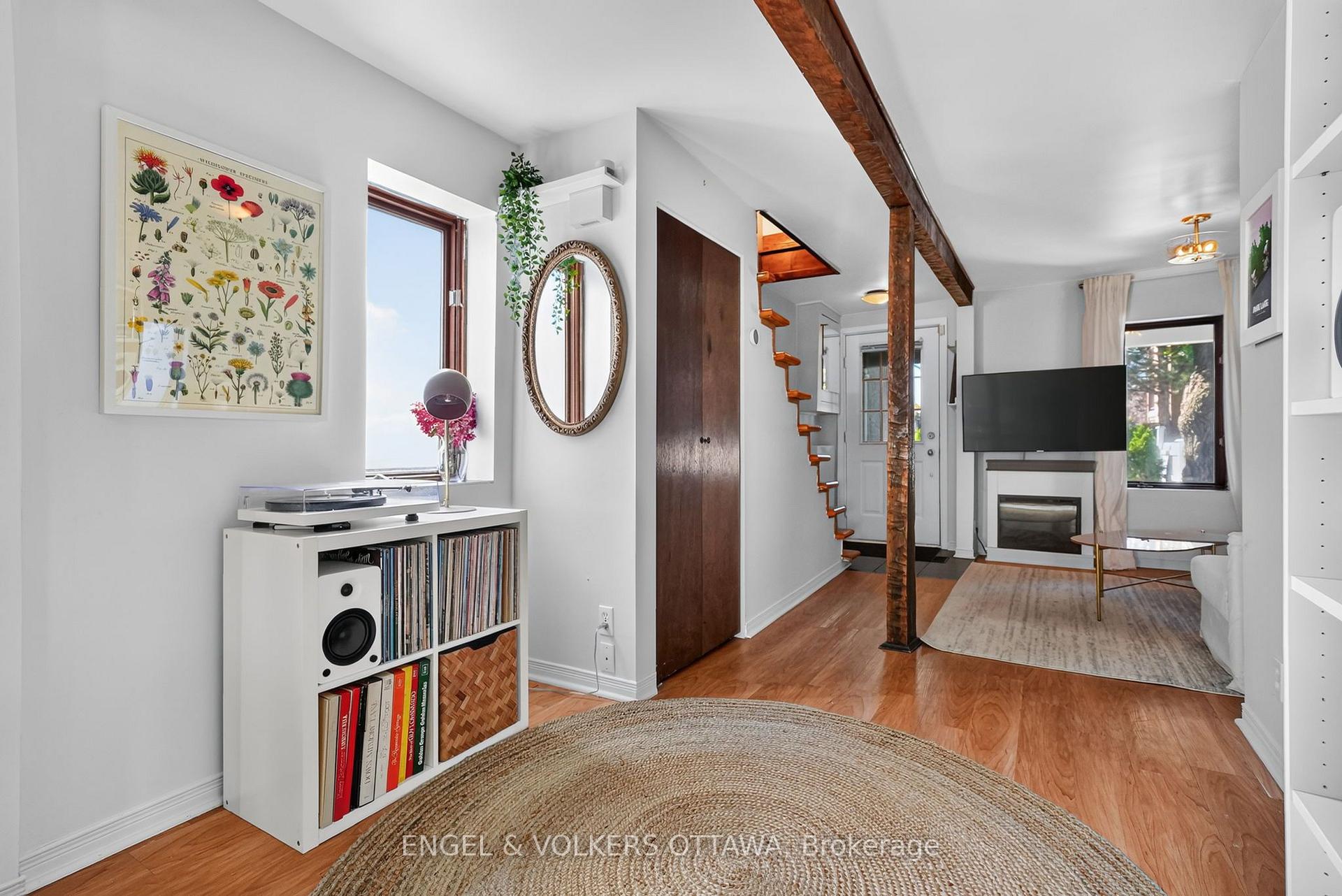 Photo 13 of 319 Savard Avenue, Ottawa, Vanier — HOMEH