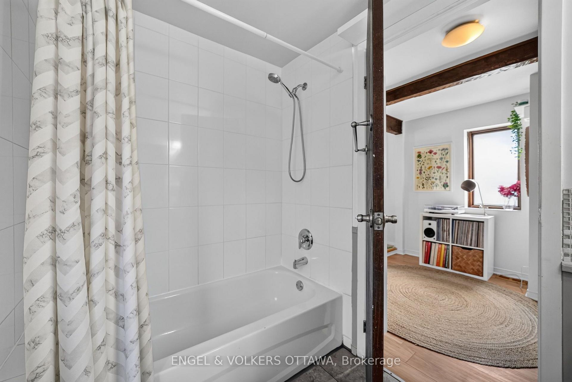 Photo 17 of 319 Savard Avenue, Ottawa, Vanier — HOMEH