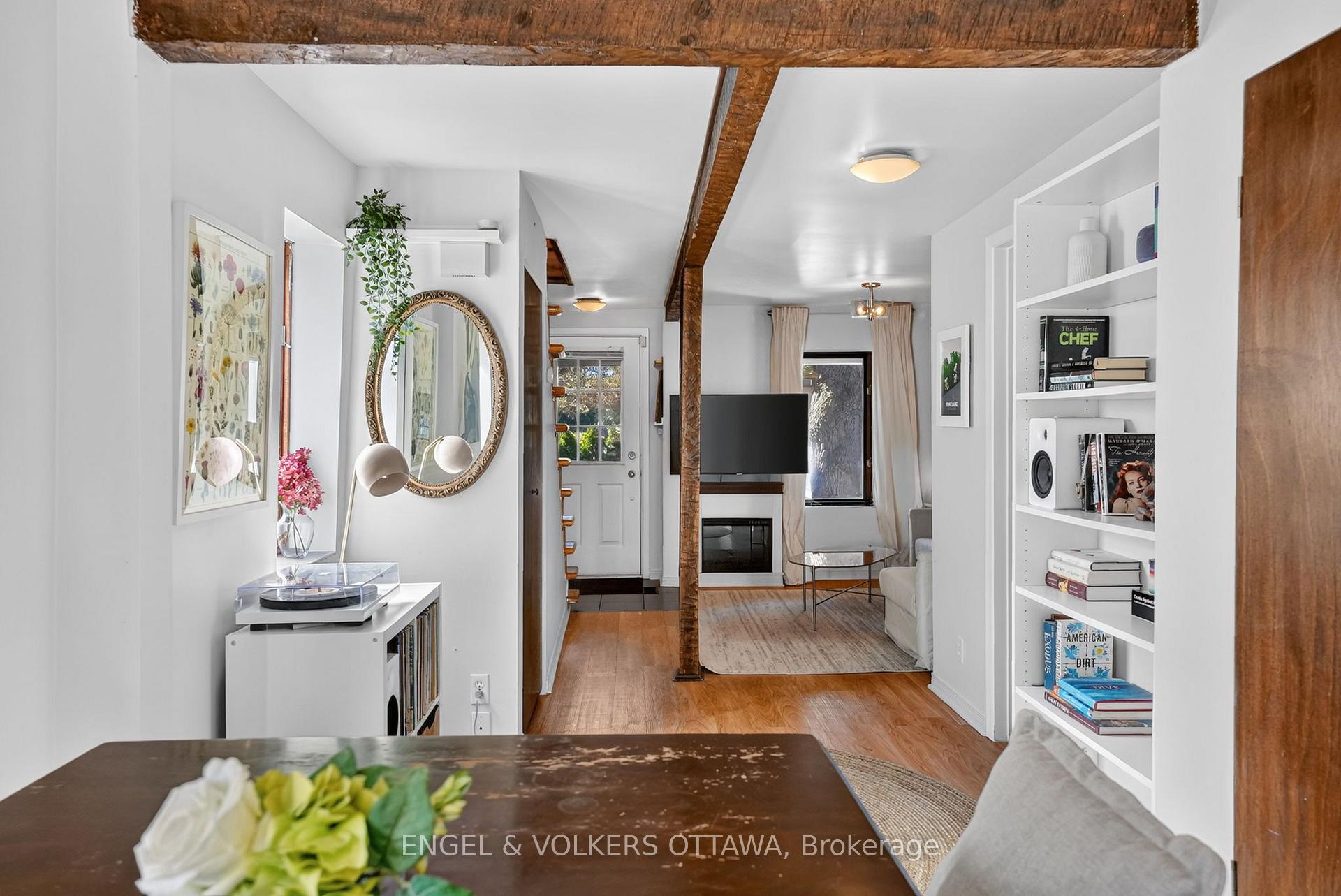 Photo 18 of 319 Savard Avenue, Ottawa, Vanier — HOMEH