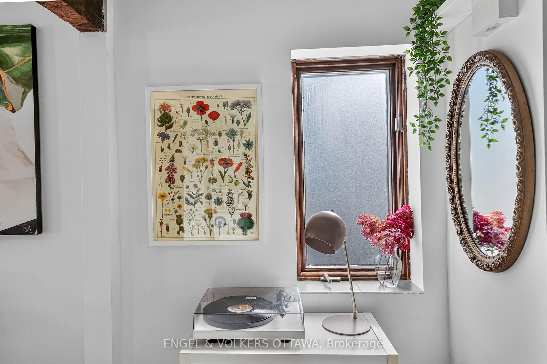 Photo 19 of 319 Savard Avenue, Ottawa, Vanier — HOMEH