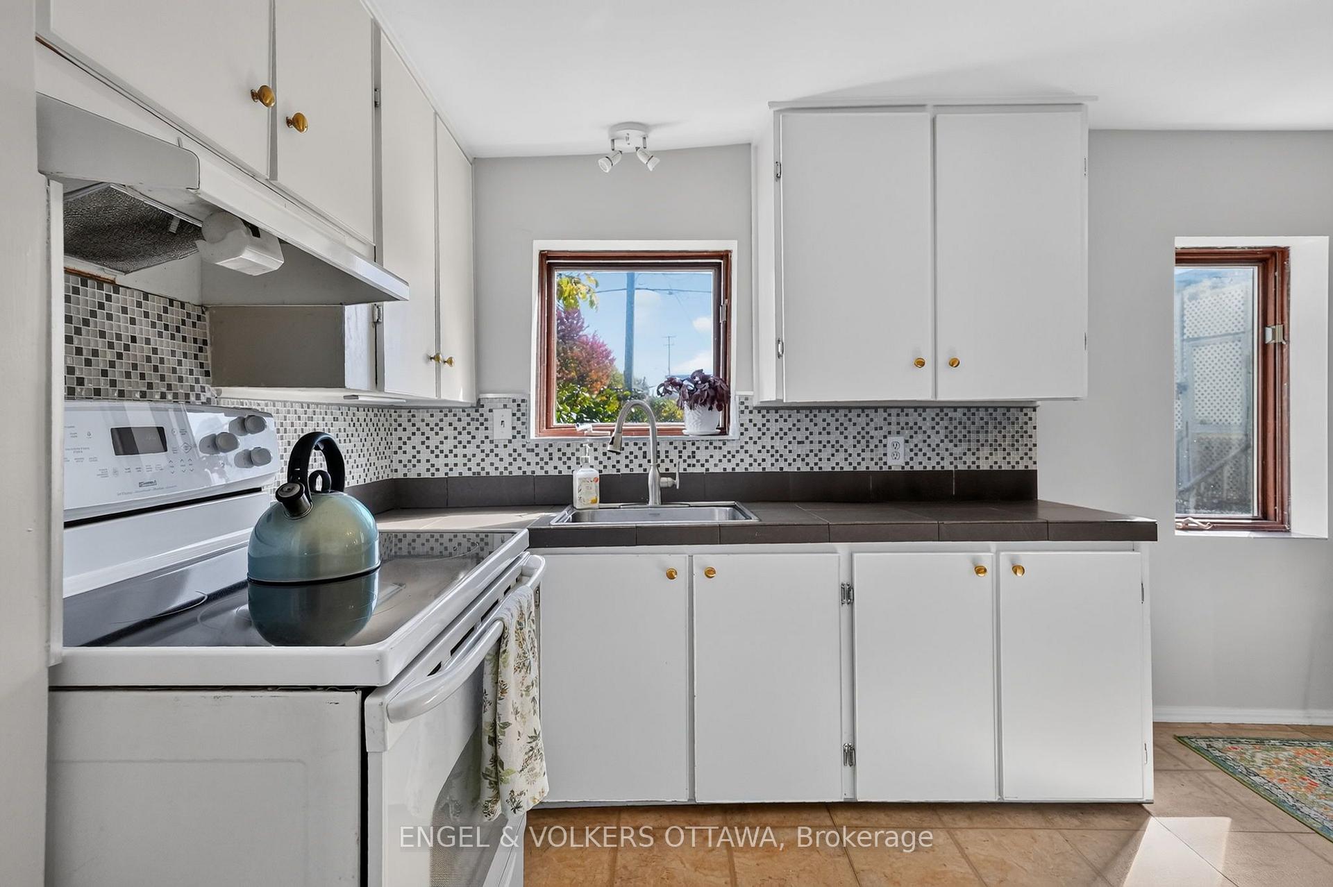 Photo 27 of 319 Savard Avenue, Ottawa, Vanier — HOMEH