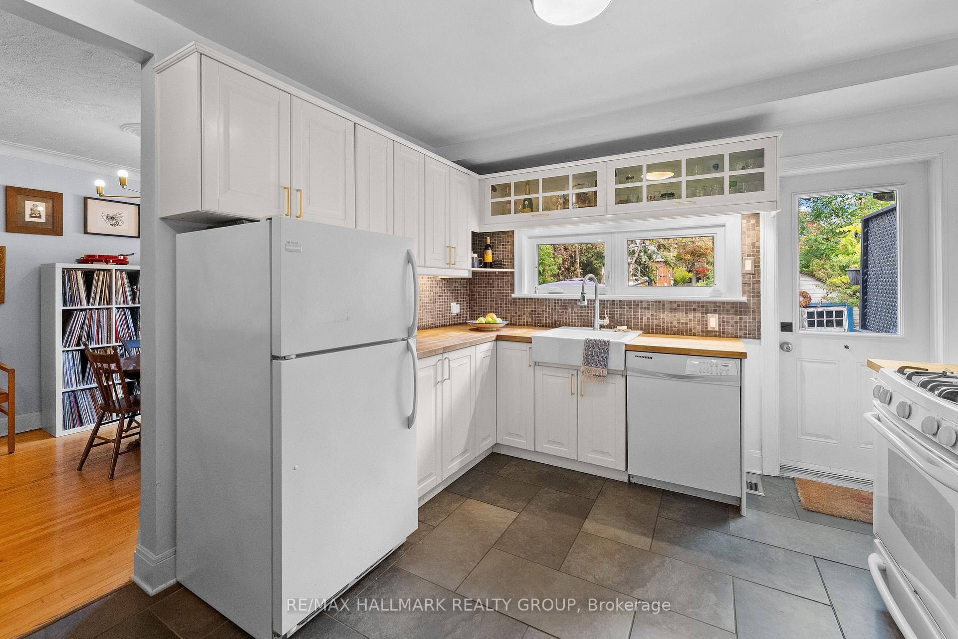 Photo 6 of 425 Chapel Street, Ottawa, Sandy Hill — HOMEH