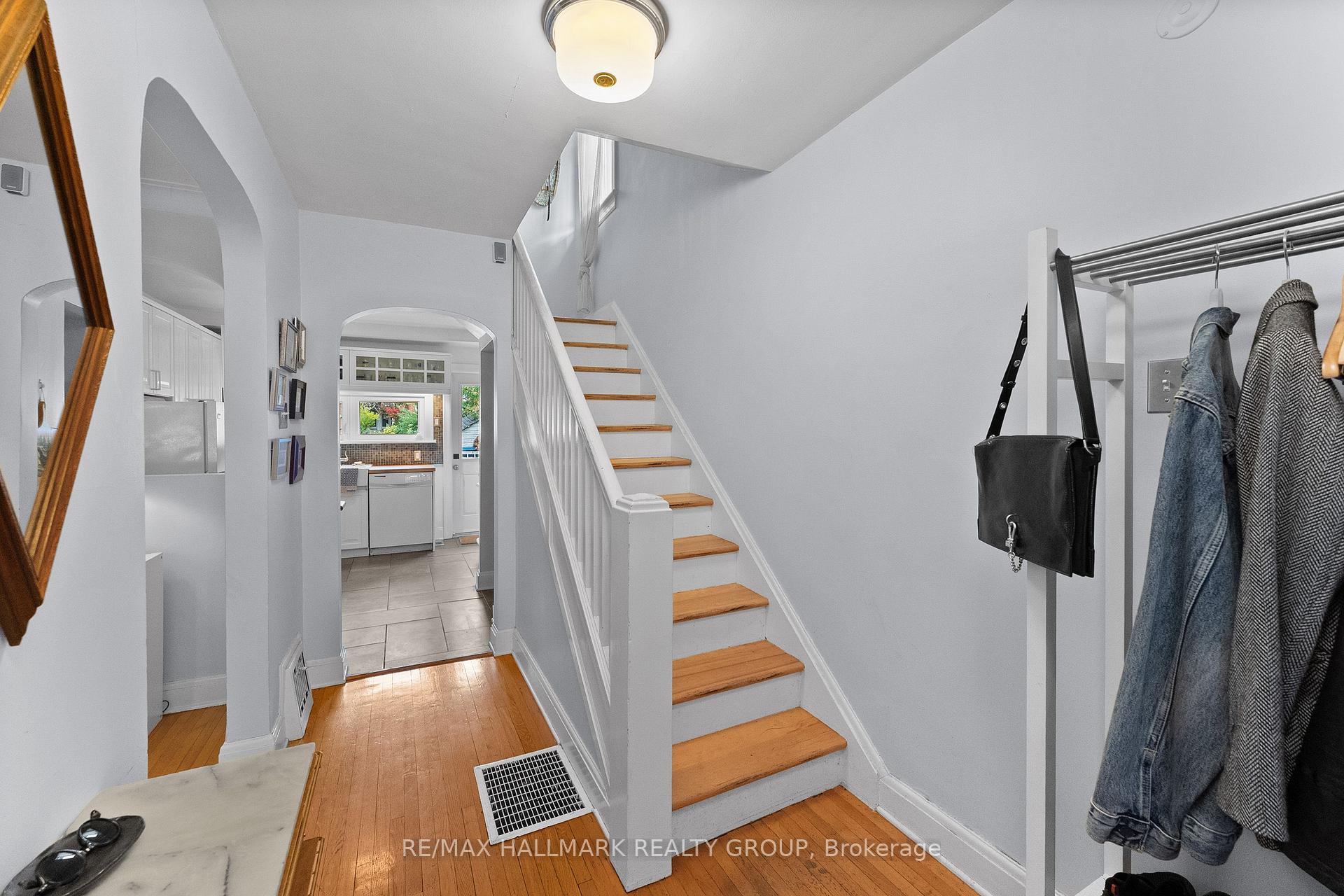 Photo 9 of 425 Chapel Street, Ottawa, Sandy Hill — HOMEH