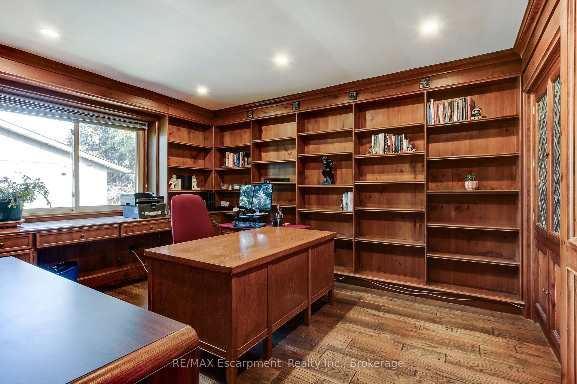 Photo 19 of 215 Briar Hill Crescent, Hamilton, Ancaster — HOMEH