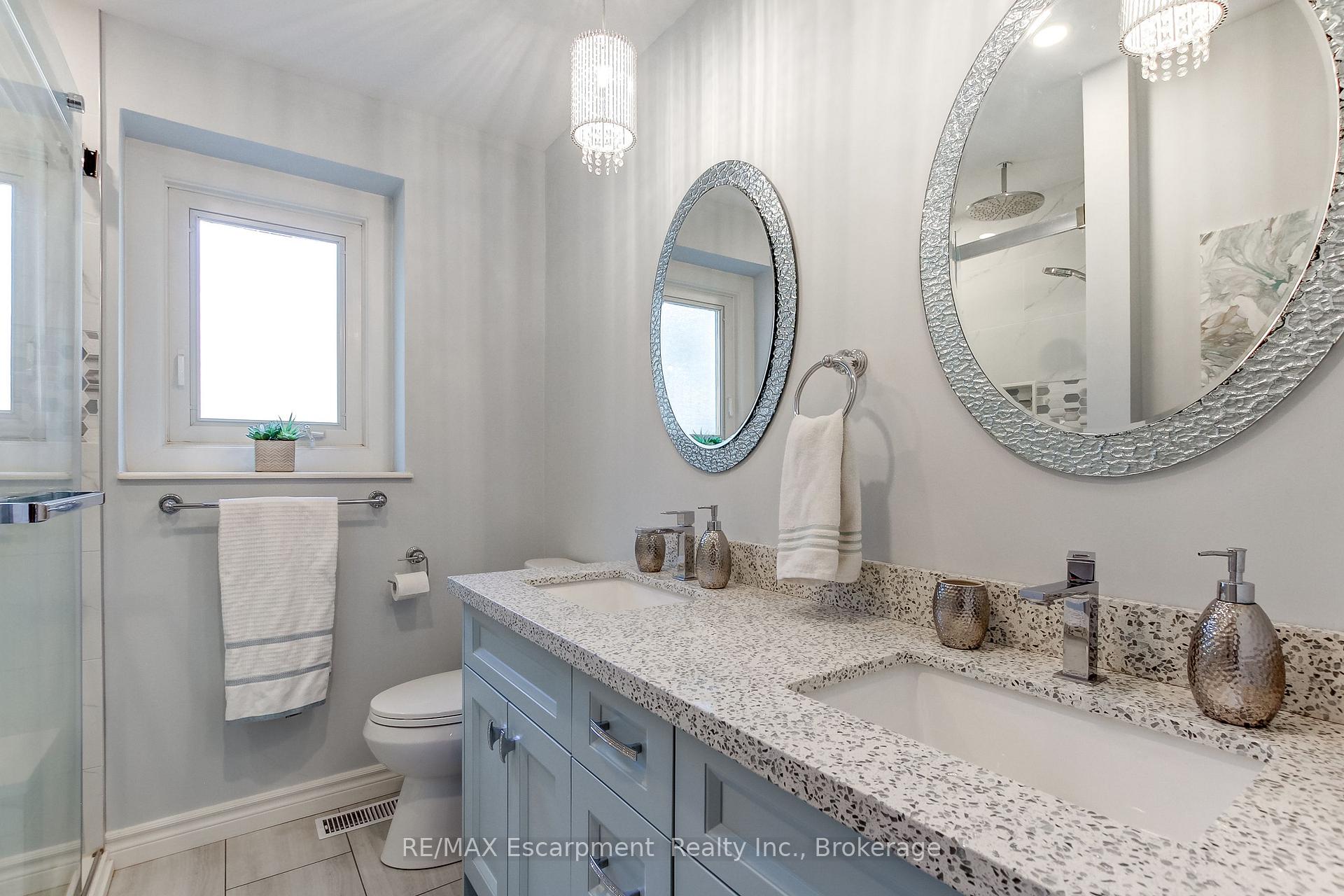 Photo 21 of 215 Briar Hill Crescent, Hamilton, Ancaster — HOMEH