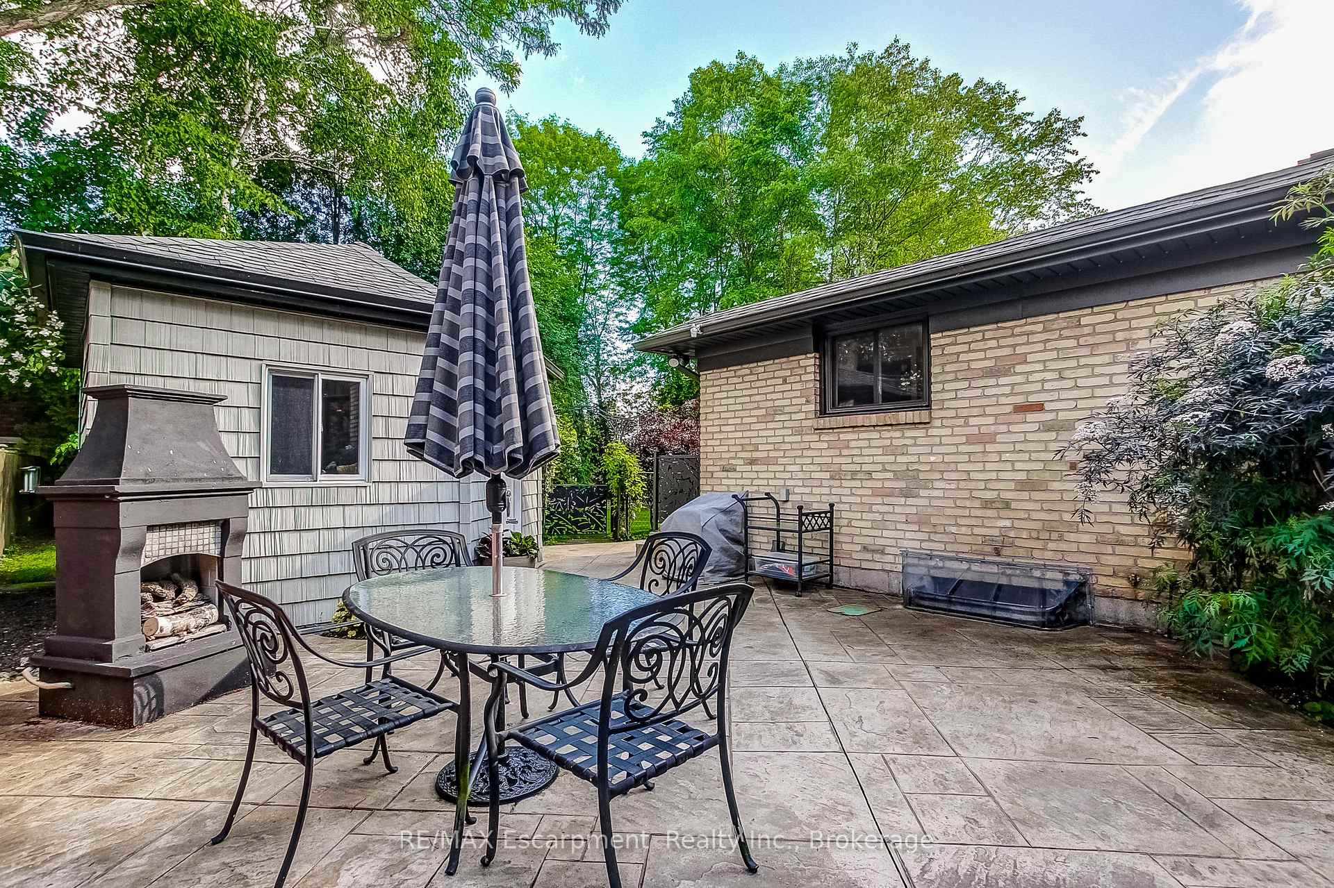 Photo 29 of 215 Briar Hill Crescent, Hamilton, Ancaster — HOMEH