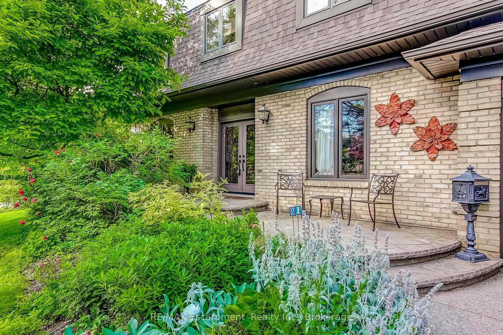 Photo 38 of 215 Briar Hill Crescent, Hamilton, Ancaster — HOMEH
