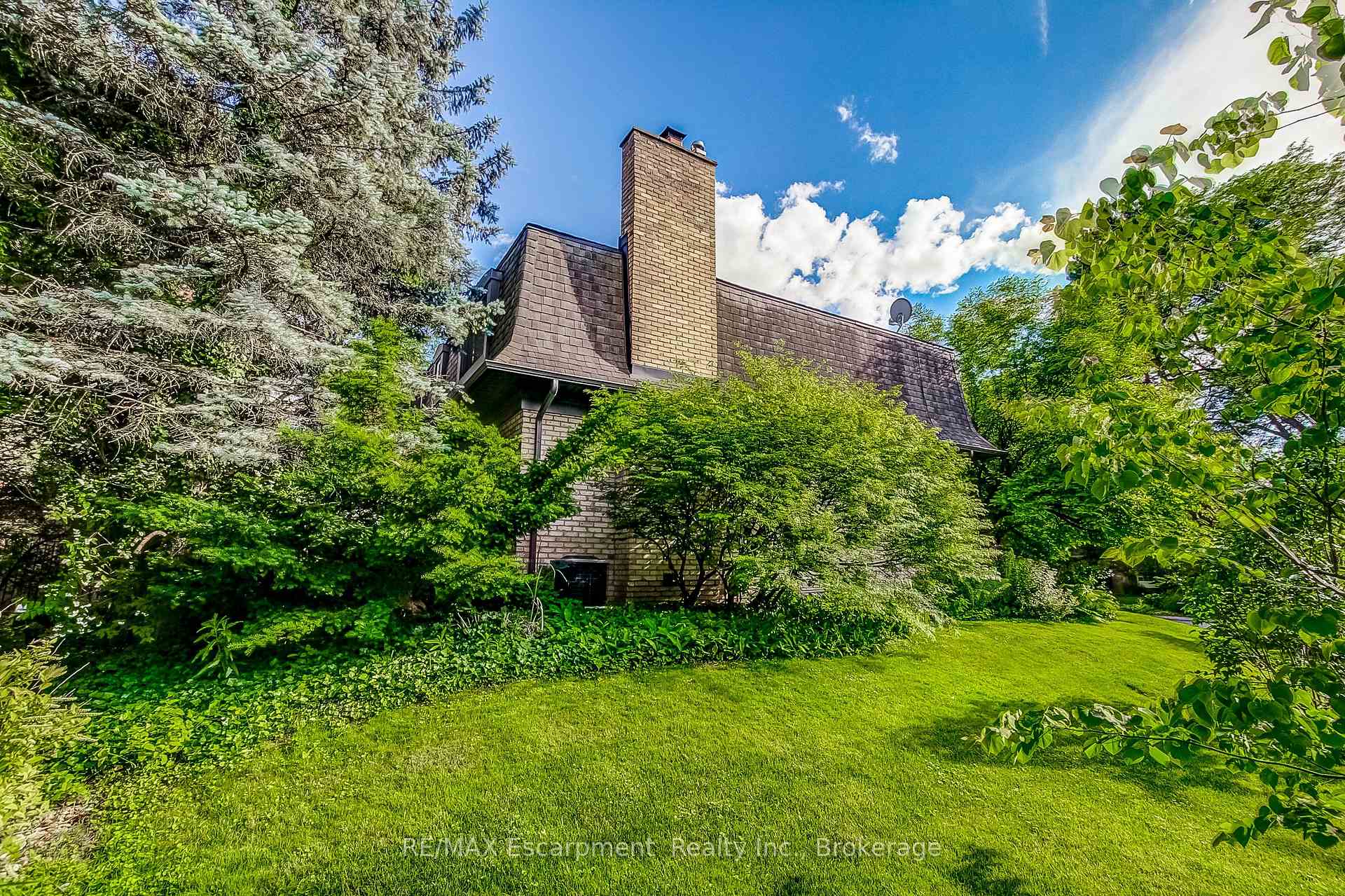 Photo 39 of 215 Briar Hill Crescent, Hamilton, Ancaster — HOMEH