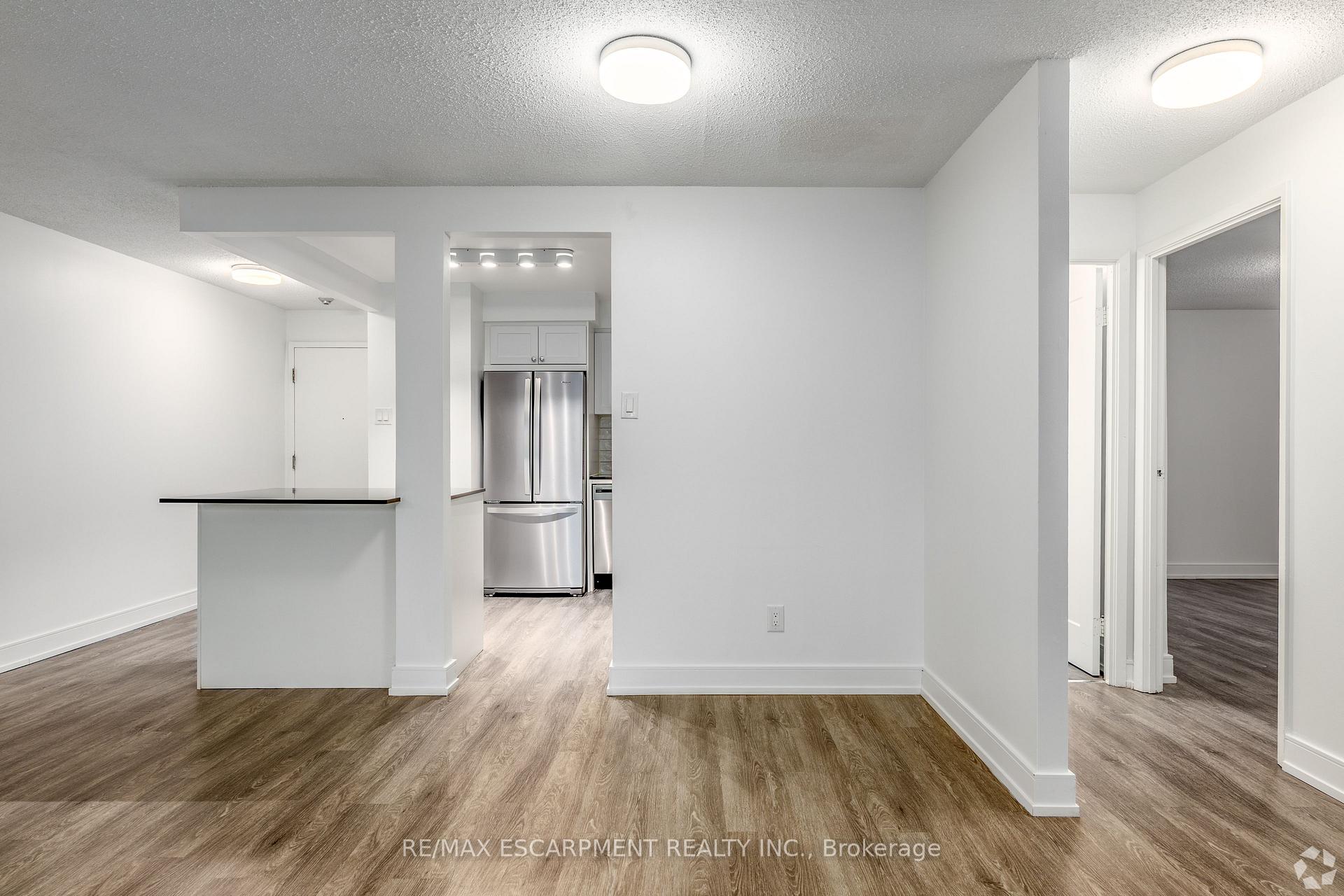 Photo 2 of Unit 805, 547 Belmont Avenue, Kitchener, Cherry Hill — HOMEH