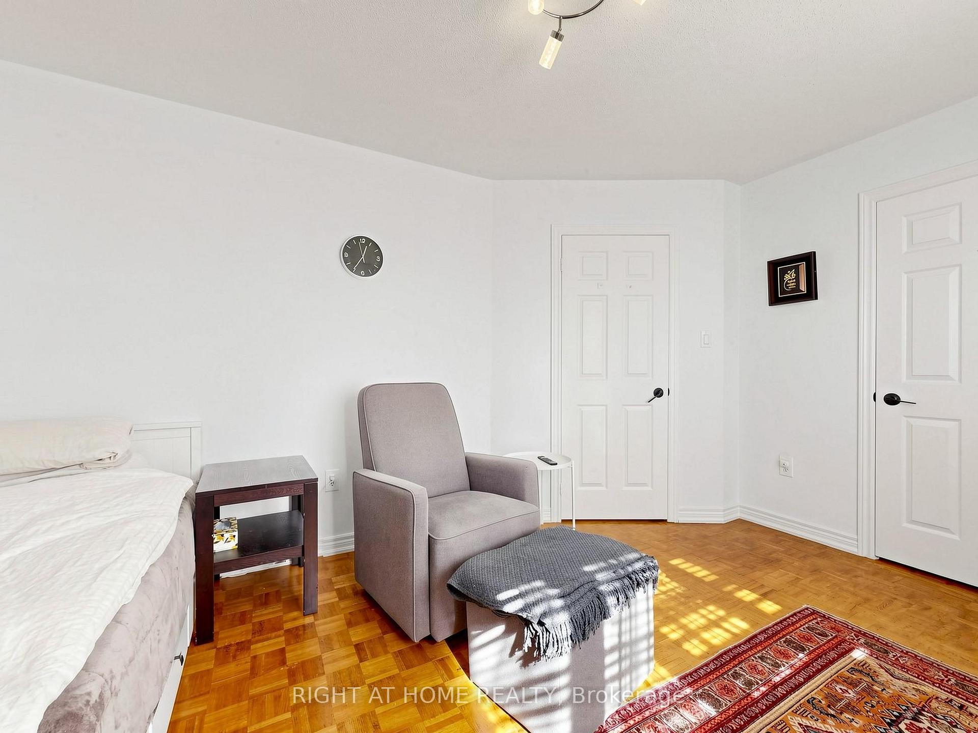 Photo 51 of 44 Robertson Close, Vaughan, Maple — HOMEH
