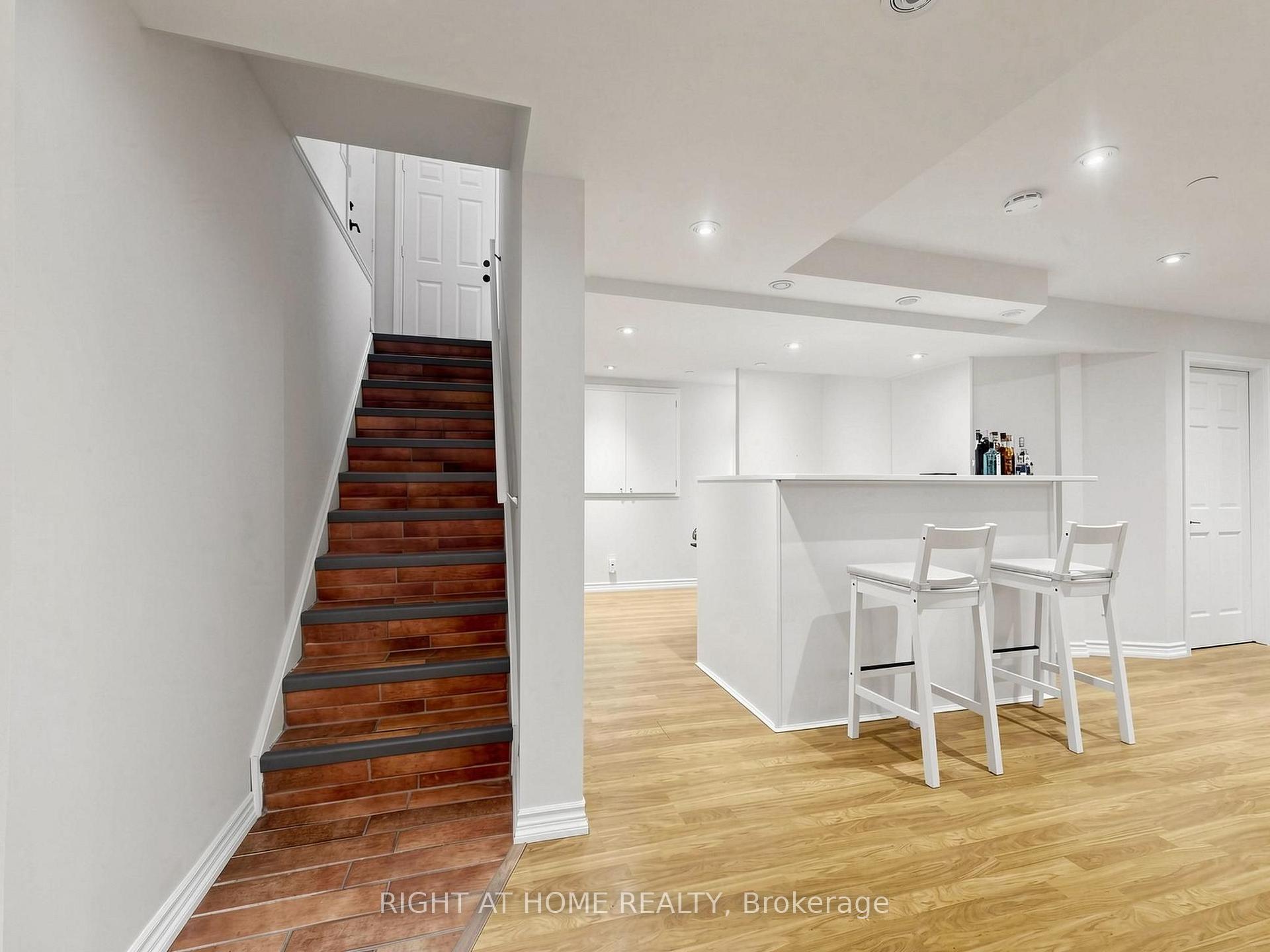 Photo 53 of 44 Robertson Close, Vaughan, Maple — HOMEH