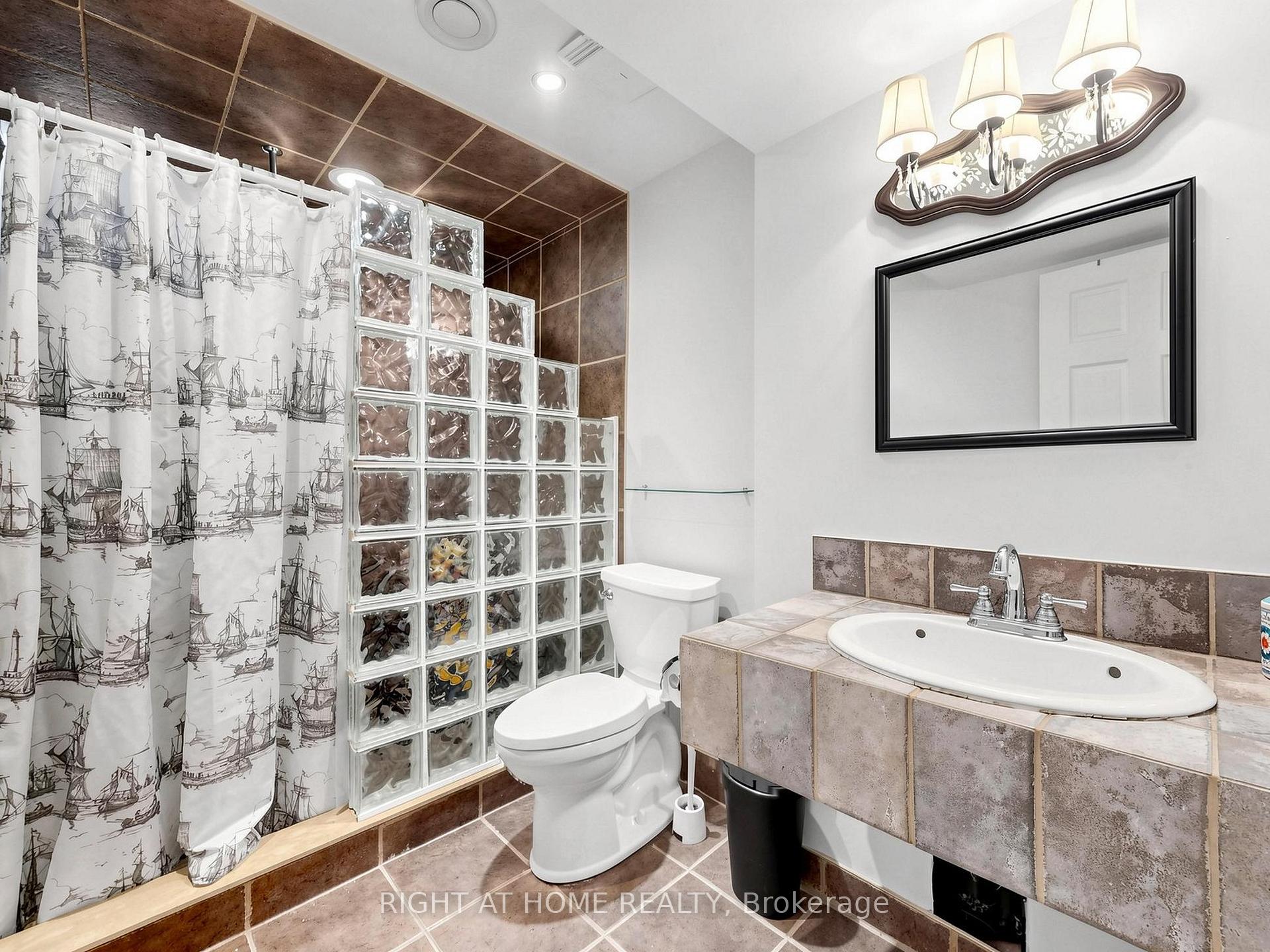 Photo 59 of 44 Robertson Close, Vaughan, Maple — HOMEH