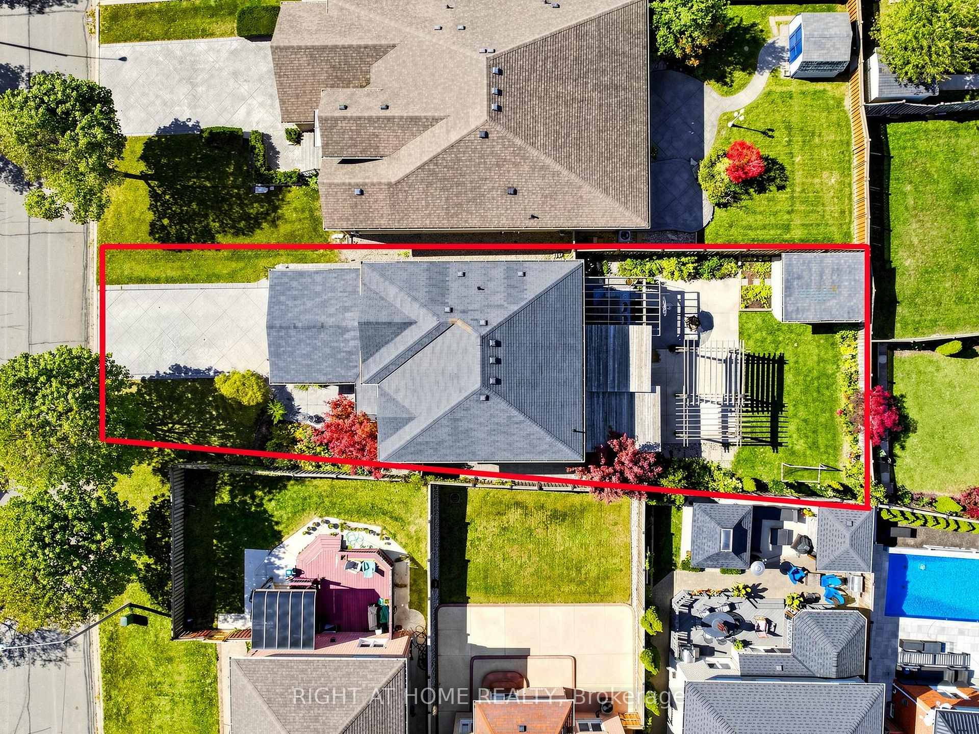 Photo 71 of 44 Robertson Close, Vaughan, Maple — HOMEH
