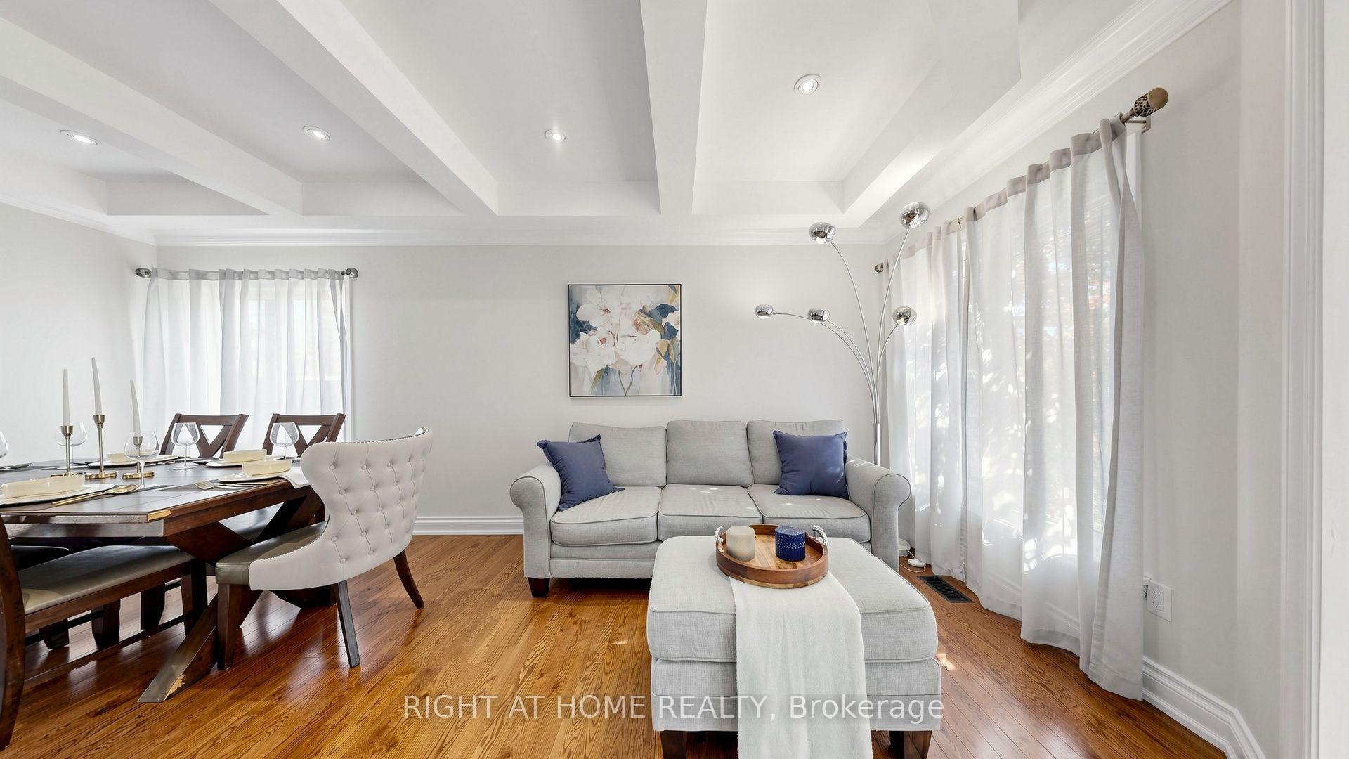 Photo 16 of 44 Robertson Close, Vaughan, Maple — HOMEH
