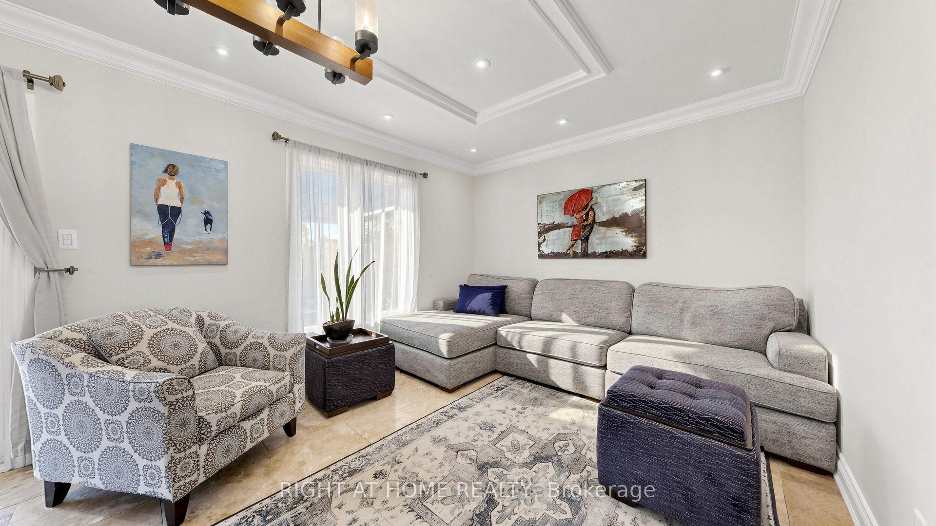 Photo 22 of 44 Robertson Close, Vaughan, Maple — HOMEH
